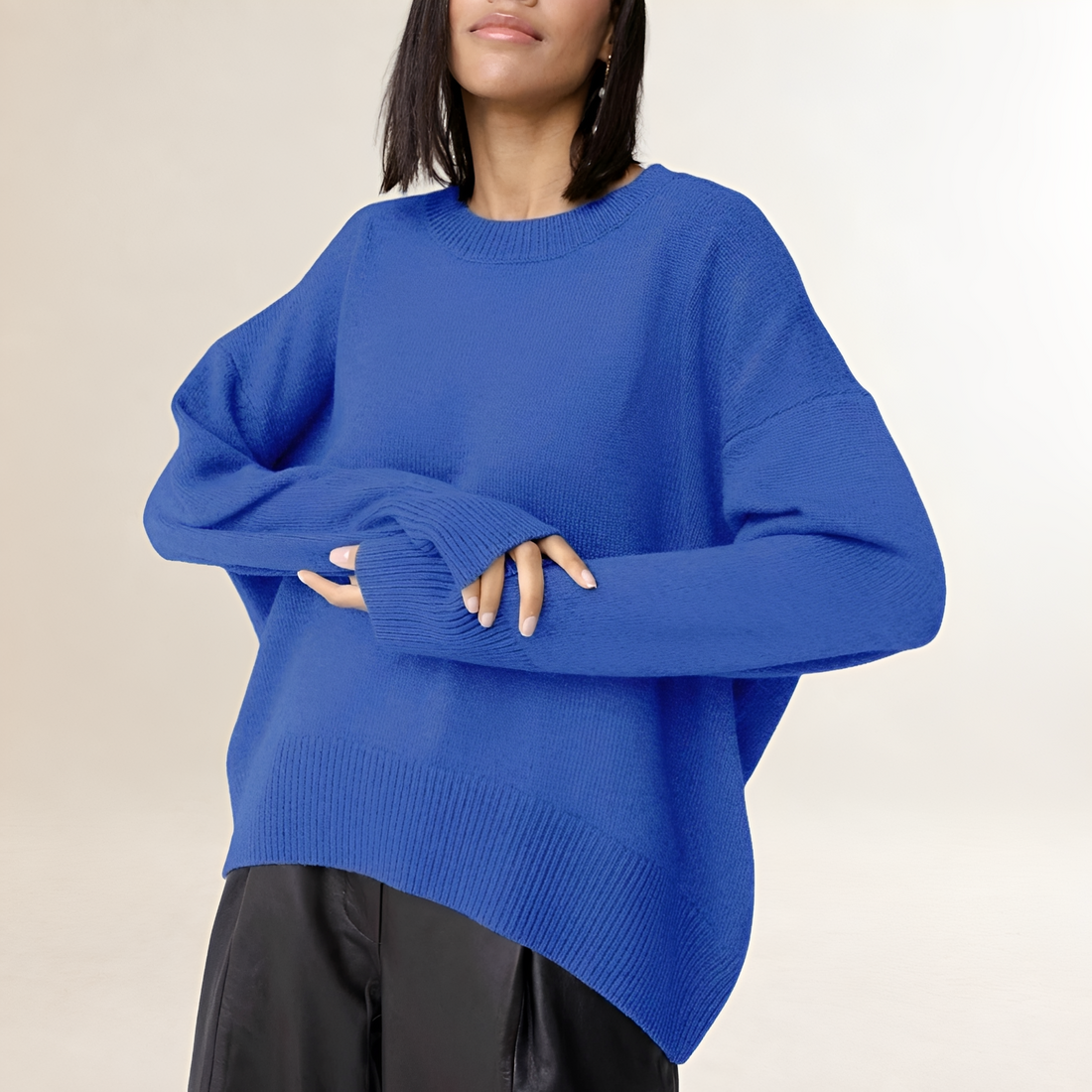 Suéter mujer de corte oversize con cuello redondo y mangas largas