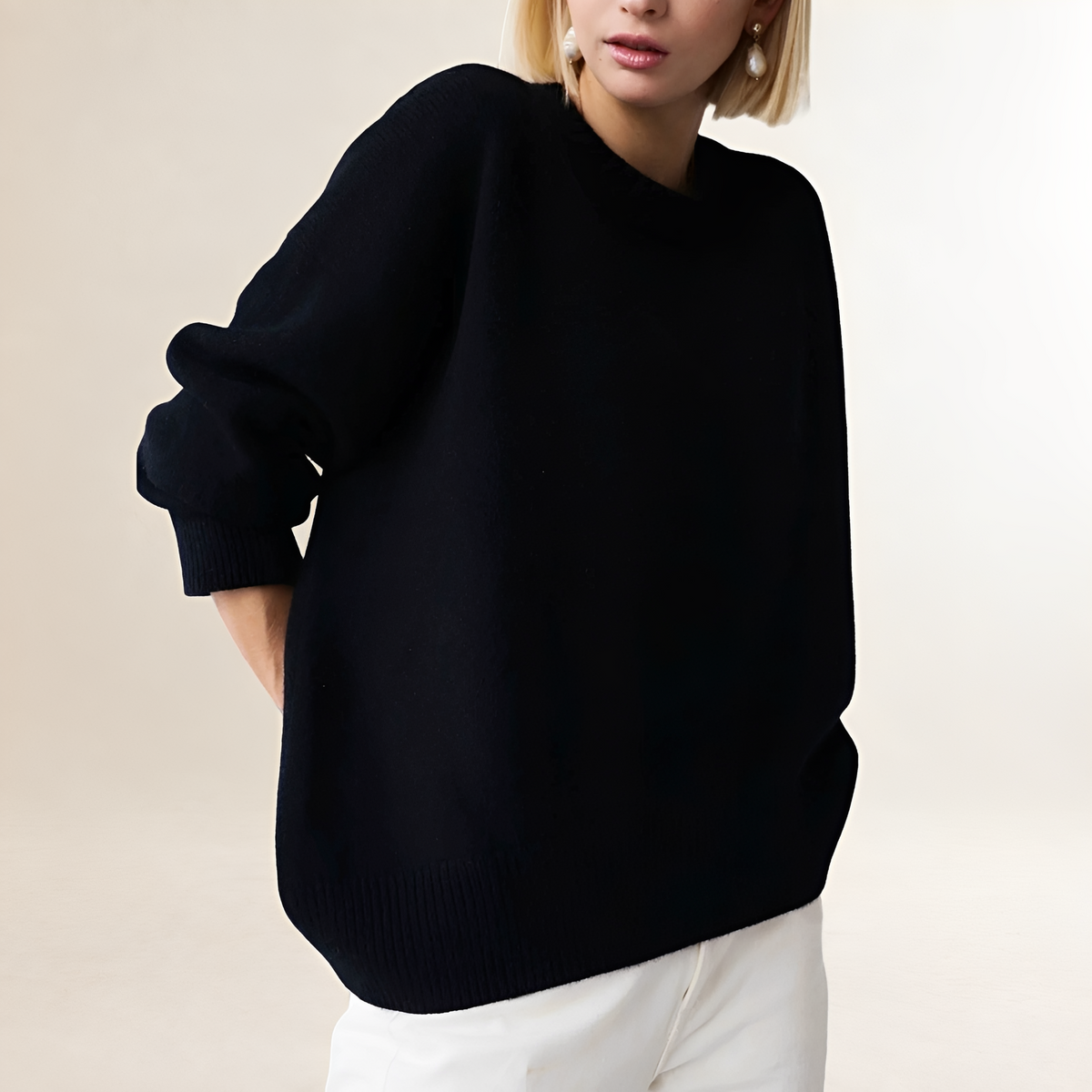 Suéter mujer de corte oversize con cuello redondo y mangas largas