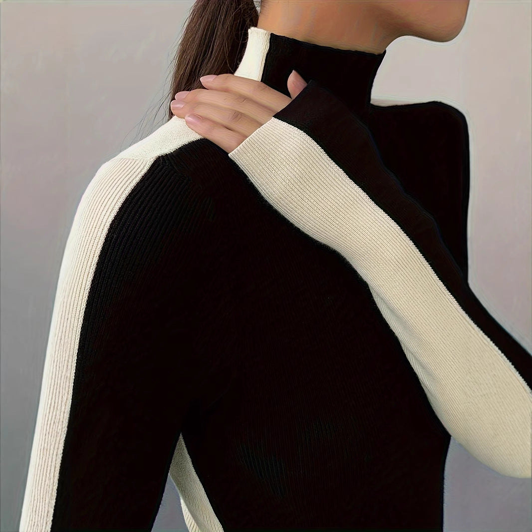 Top de mujer de manga larga con cuello mock, diseño en bloques de color y corte regular