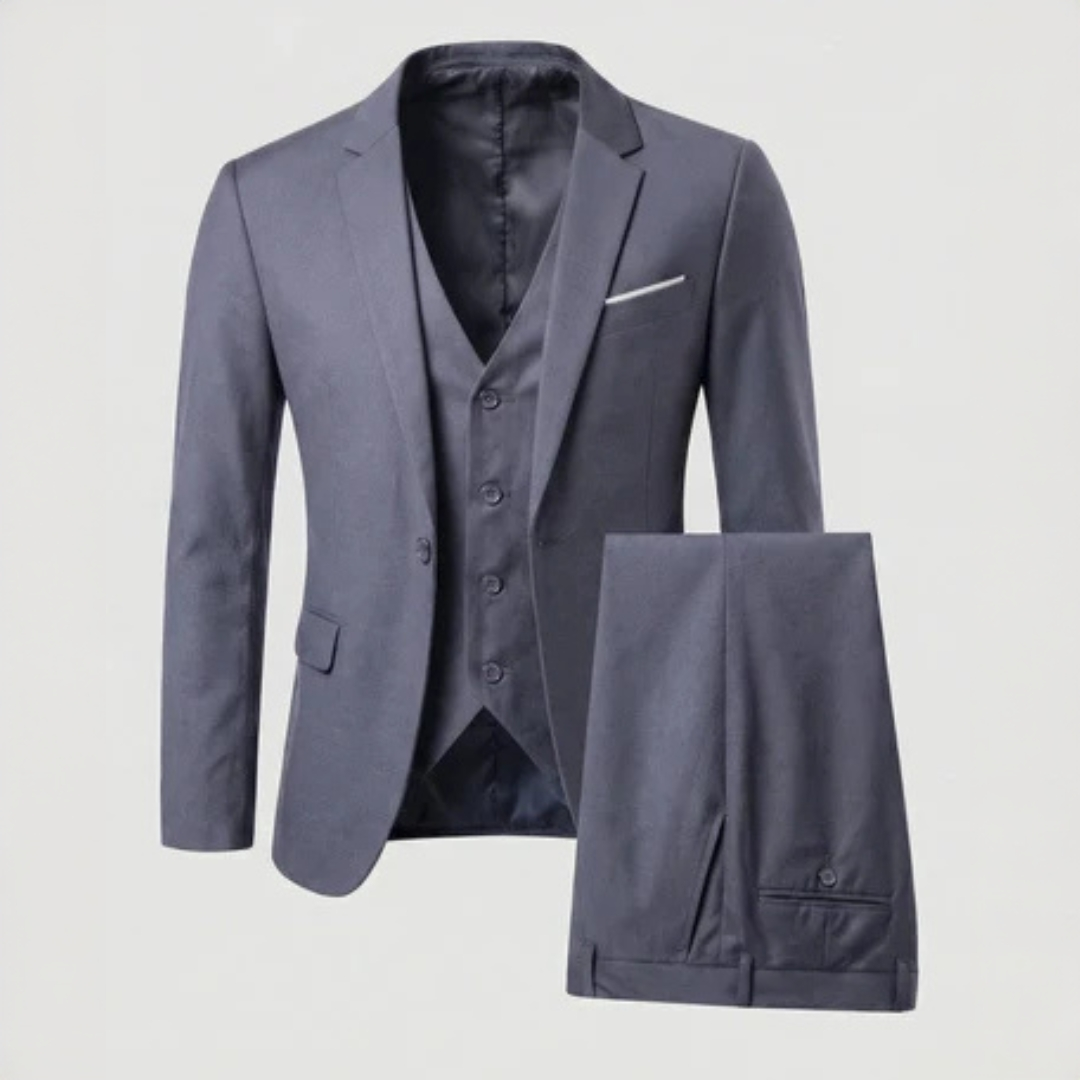 Traje de tres piezas para hombre con chaqueta de dos botones, solapas de muesca, chaleco a juego y pantalón de frente plano, corte entallado