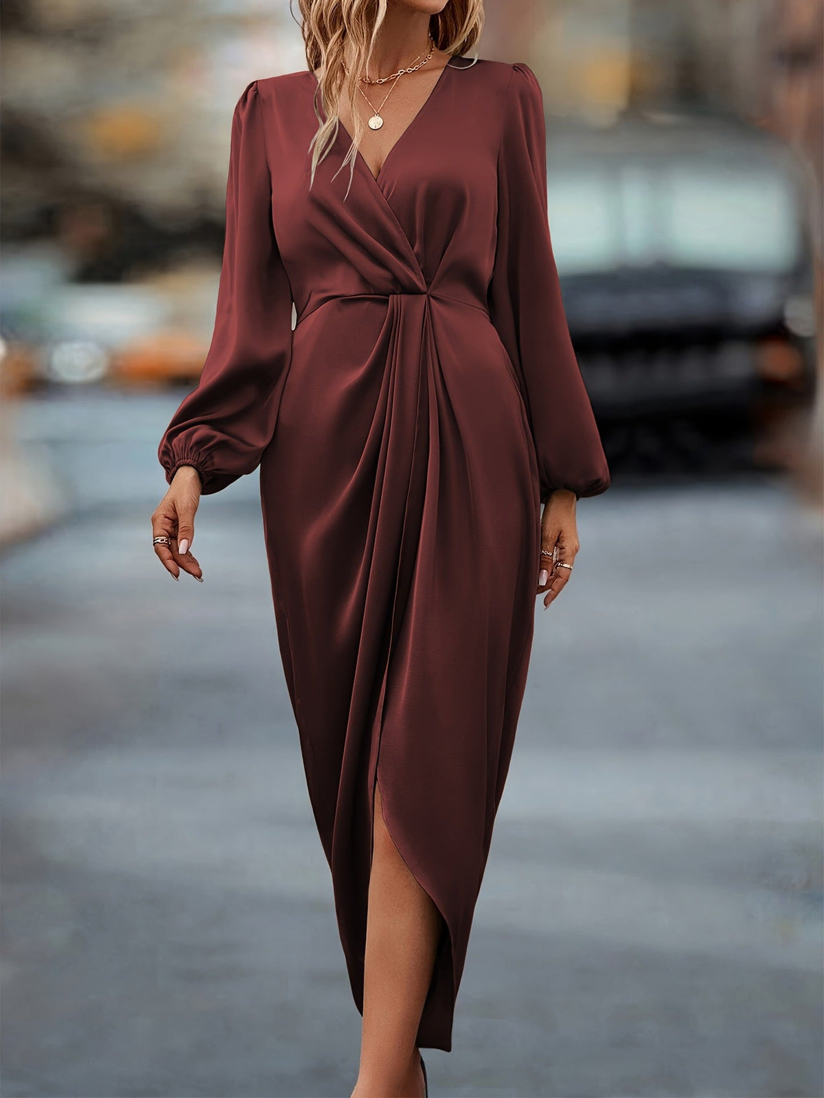 Vestido midi cruzado con mangas largas y drapeado para mujer