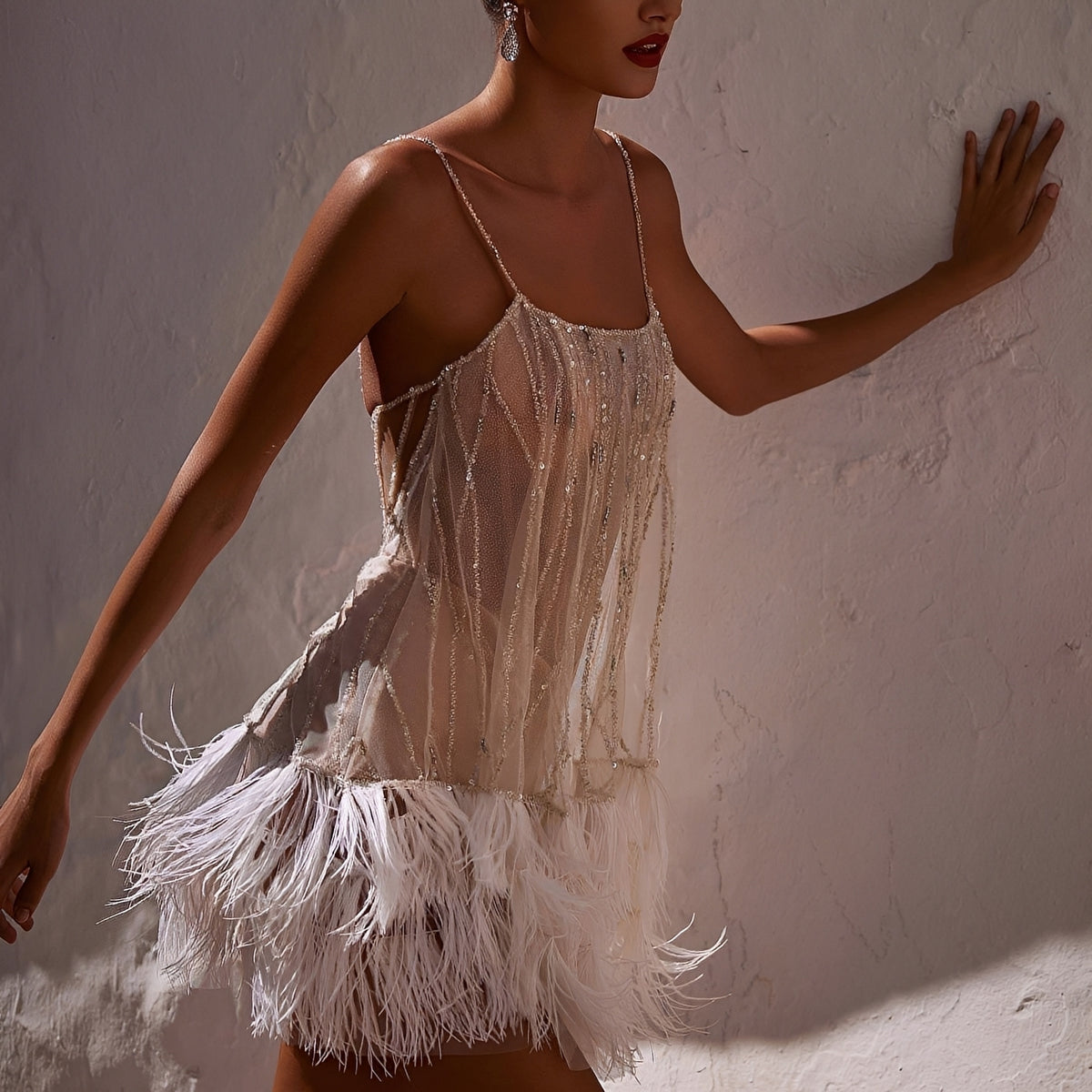 Vestido mini para mujer con lentejuelas, espalda abierta con tiras y tirantes finos, dobladillo con flecos decorativos