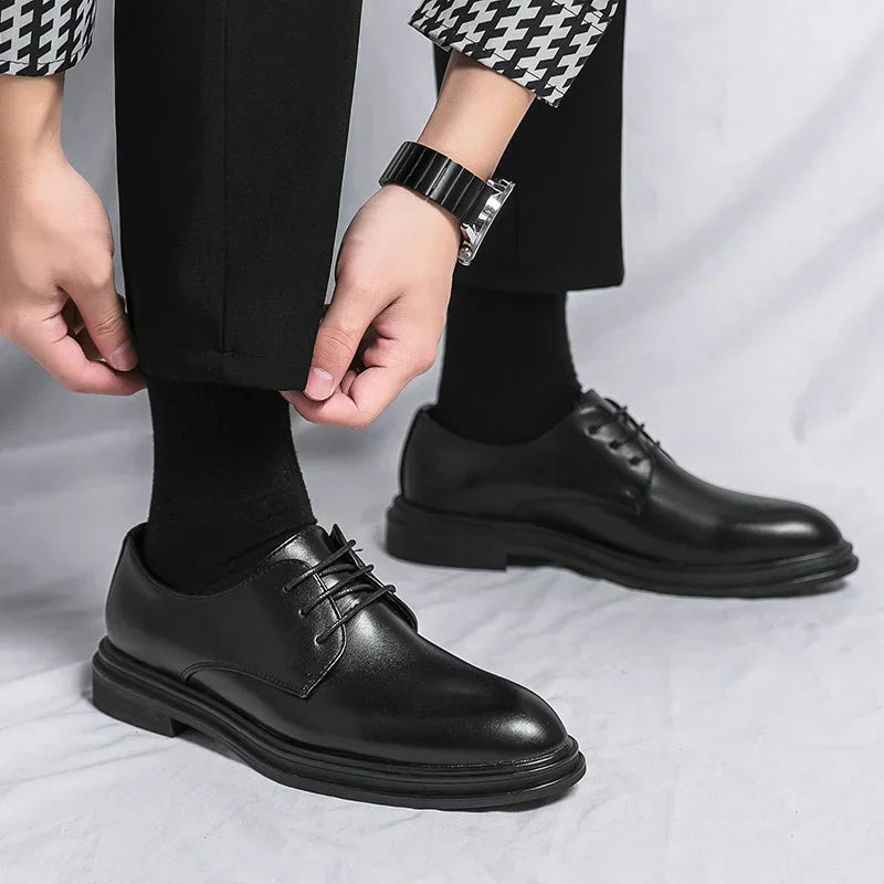 Zapatos Derby para hombre con acabado brillante y cierre de cordones