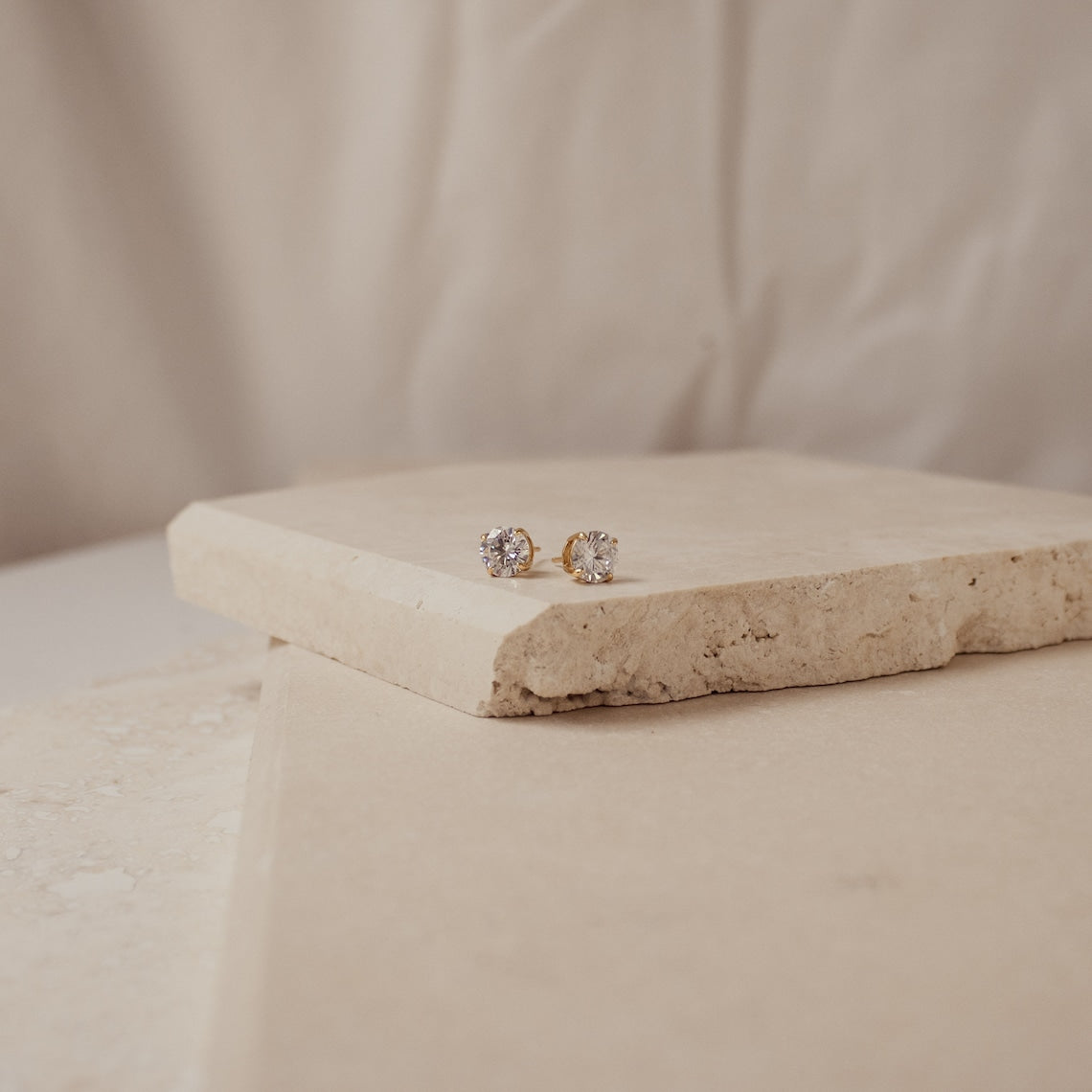 Pendientes Clásicos de Diamante - Pendientes con piedra redonda