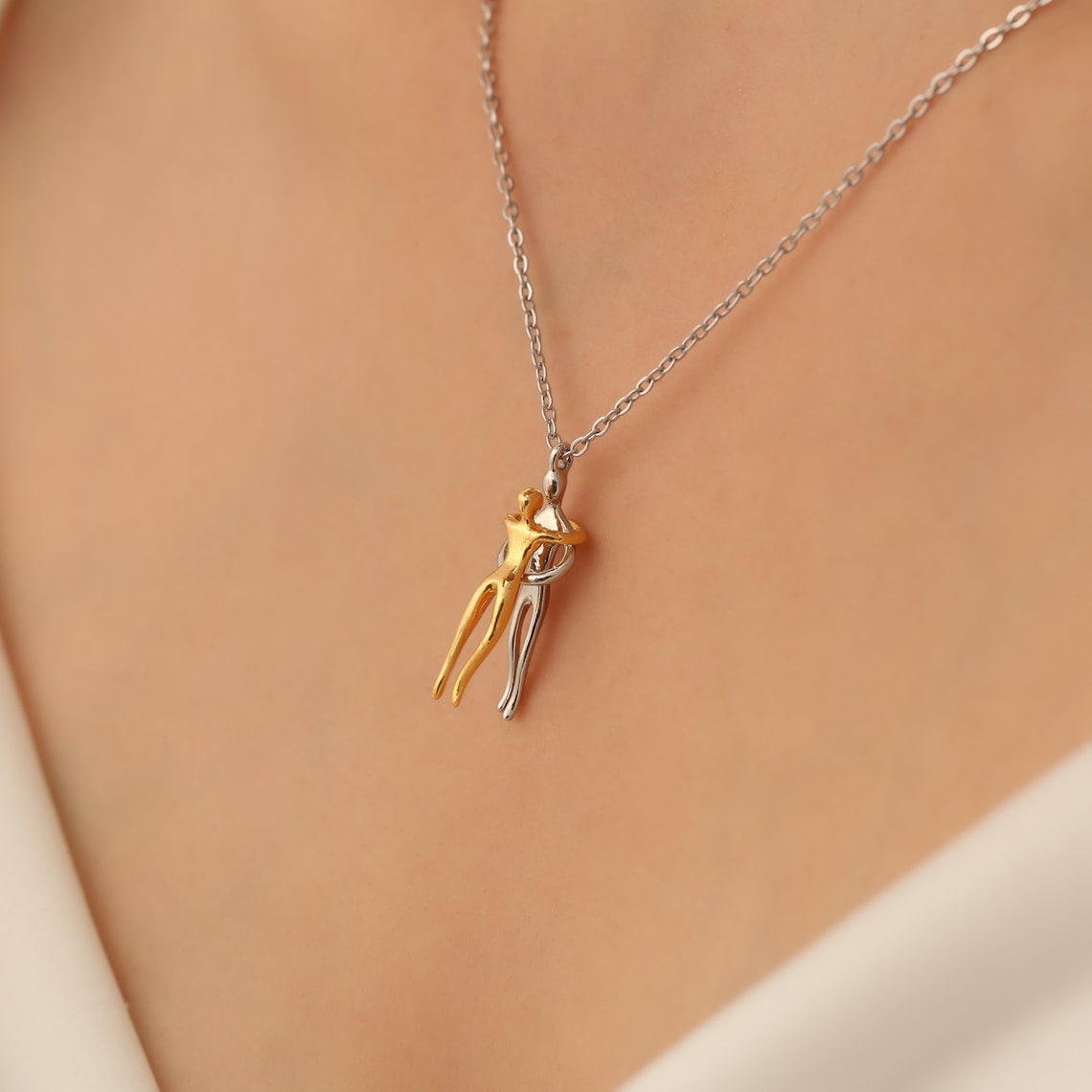 Colgante Love Hug - Collar de pareja con abrazo