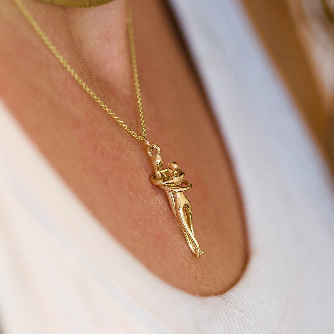 Colgante Love Hug - Collar de pareja con abrazo