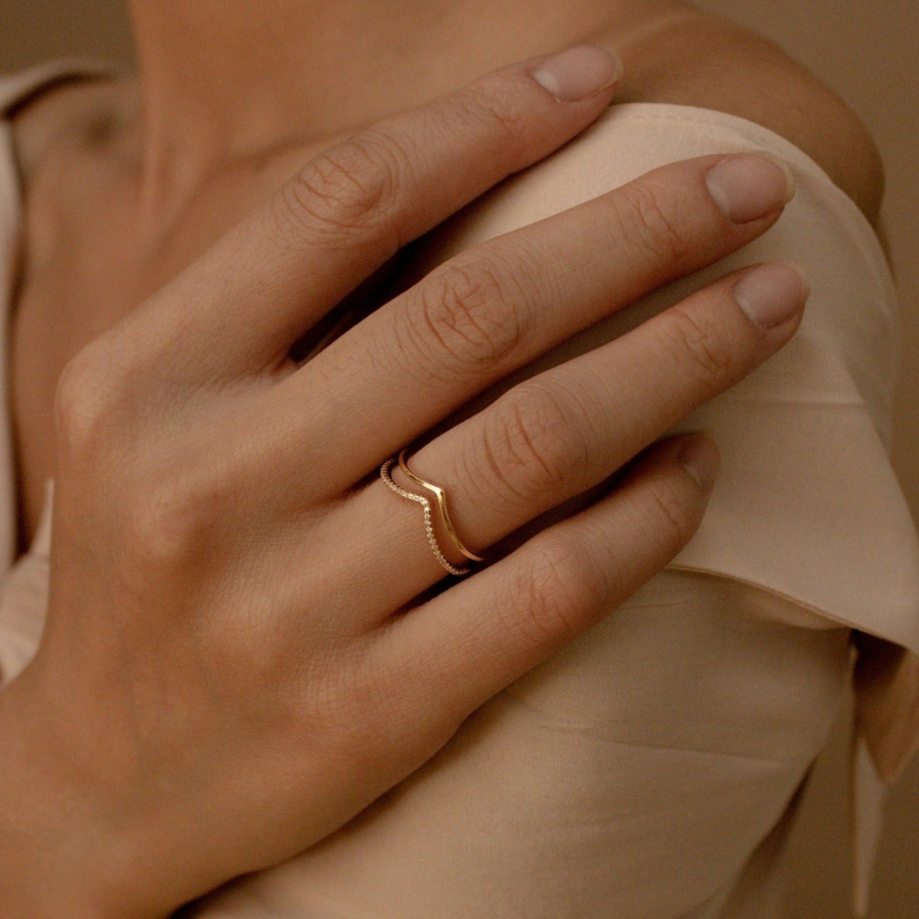 Eva – Conjunto de Anillos Apilables Curvados