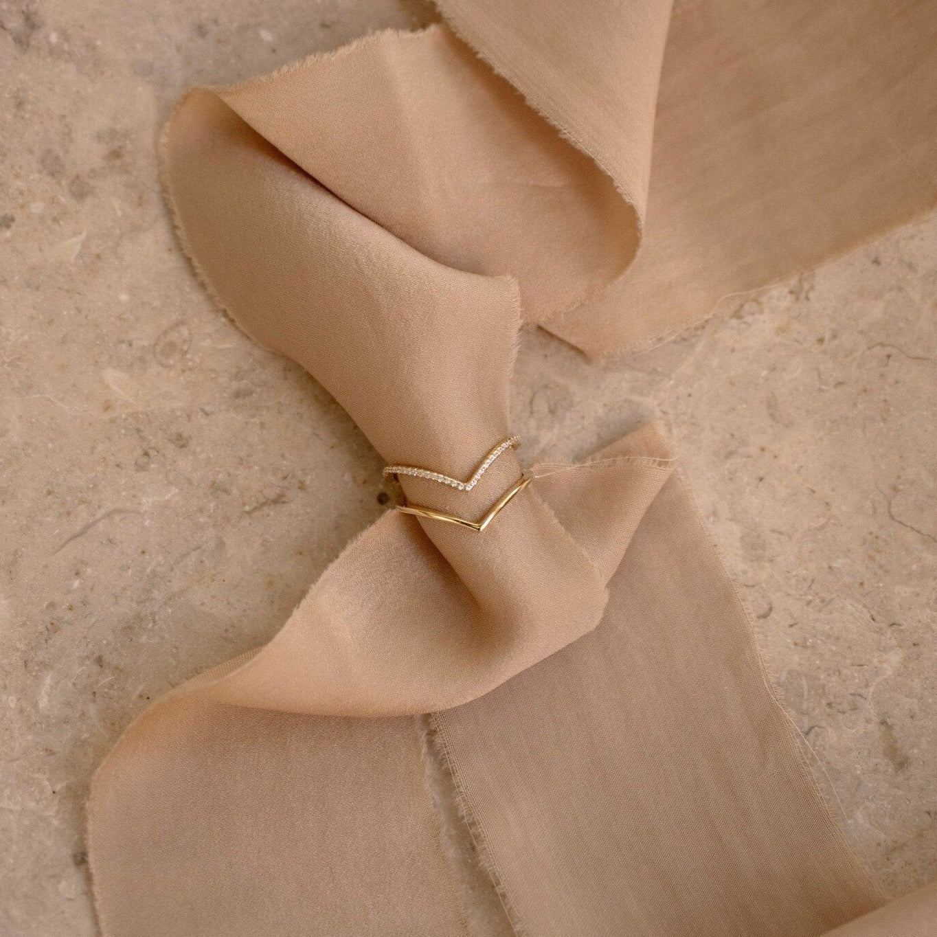 Eva – Conjunto de Anillos Apilables Curvados
