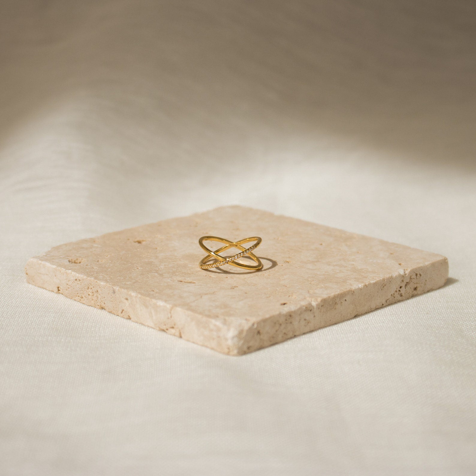 Lena – Anillo de lujo Pavé X