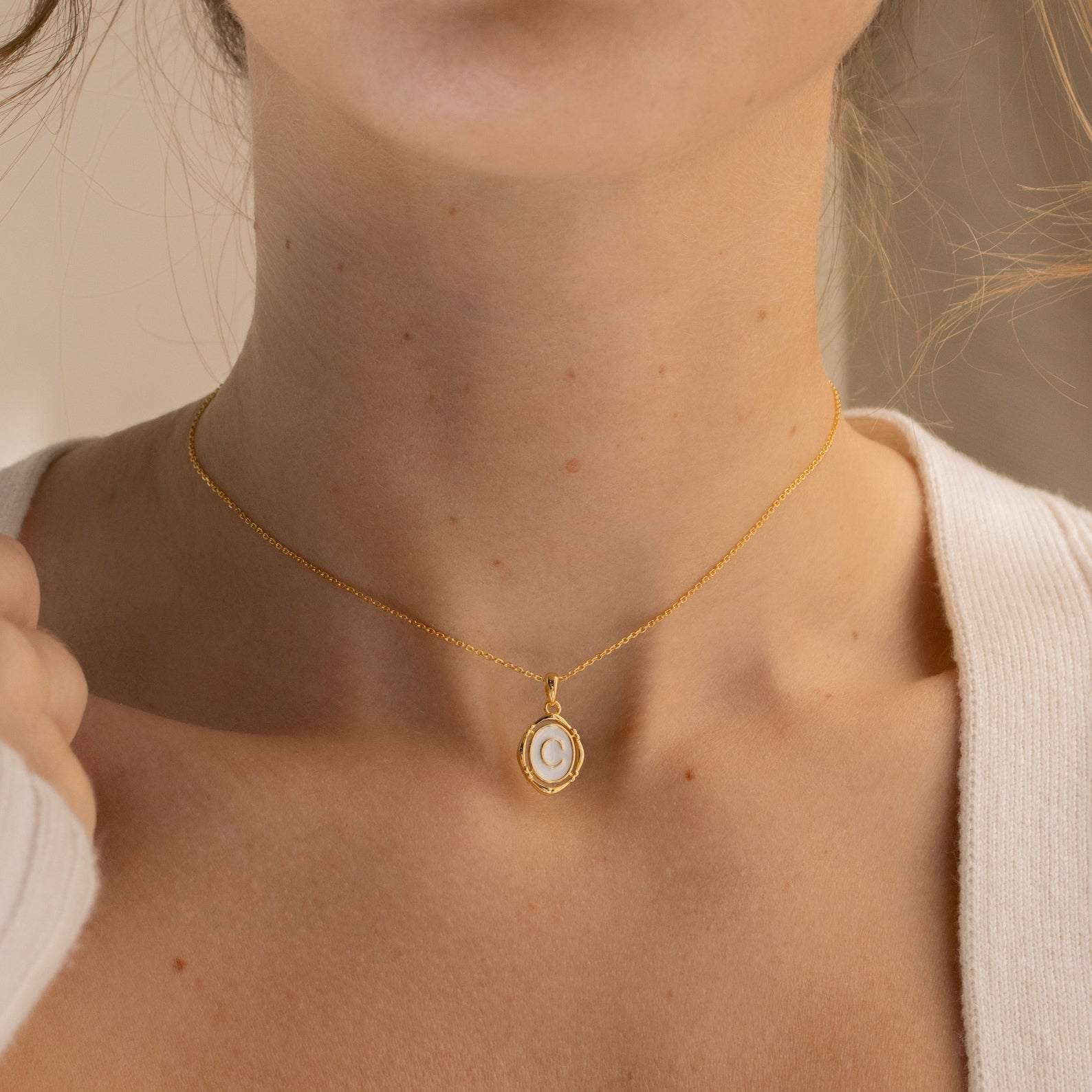 Camille – Collar con colgante con inicial personalizada