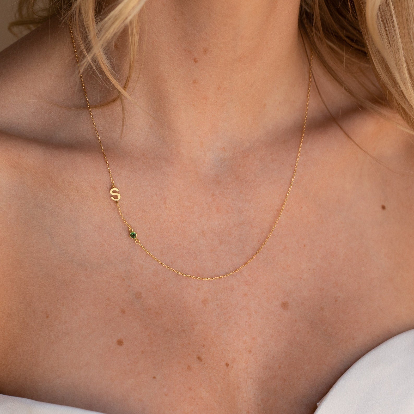 Colgante de Letra con Piedra - Collar de Iniciales Personalizadas