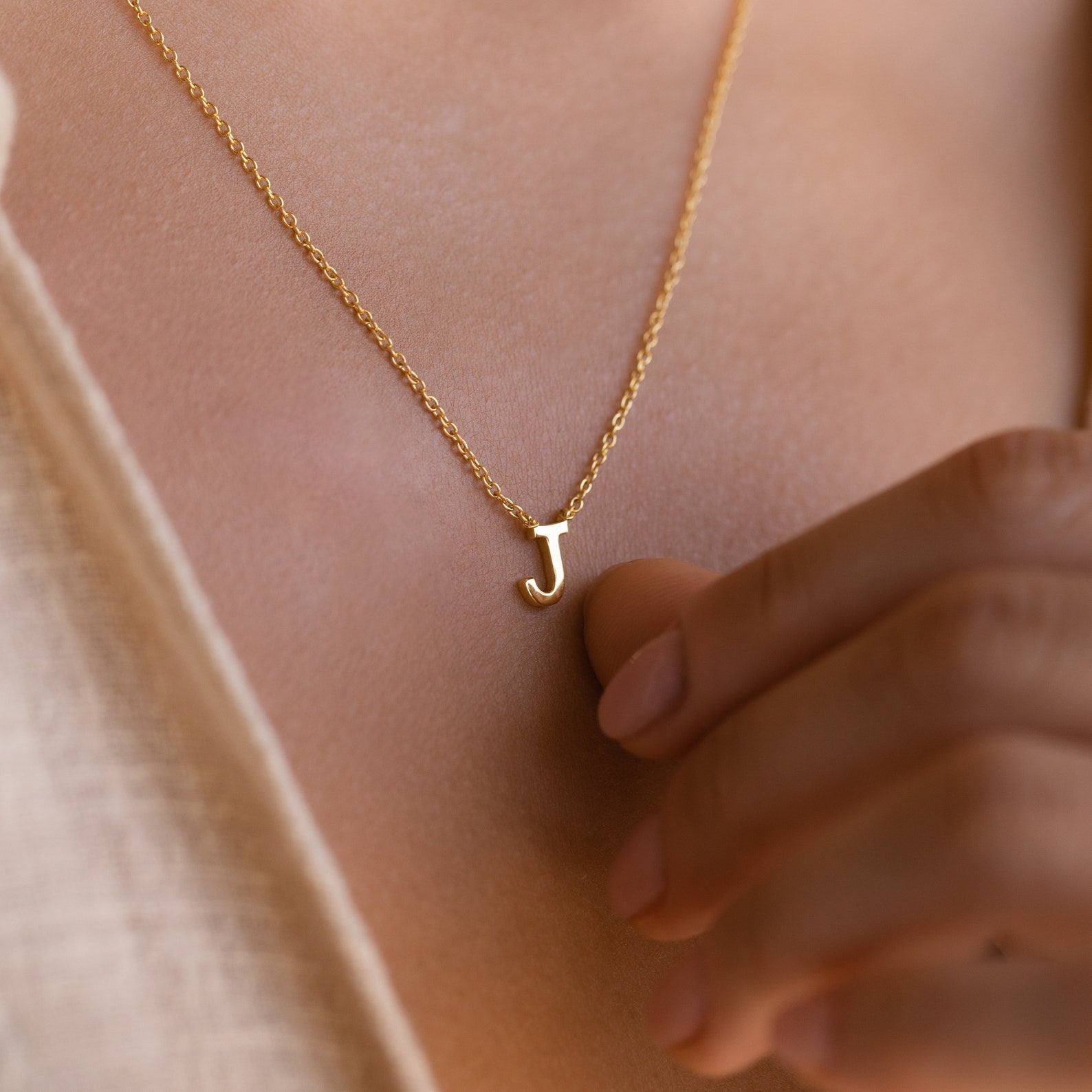 Jasmine – Collar delicado con inicial personalizada