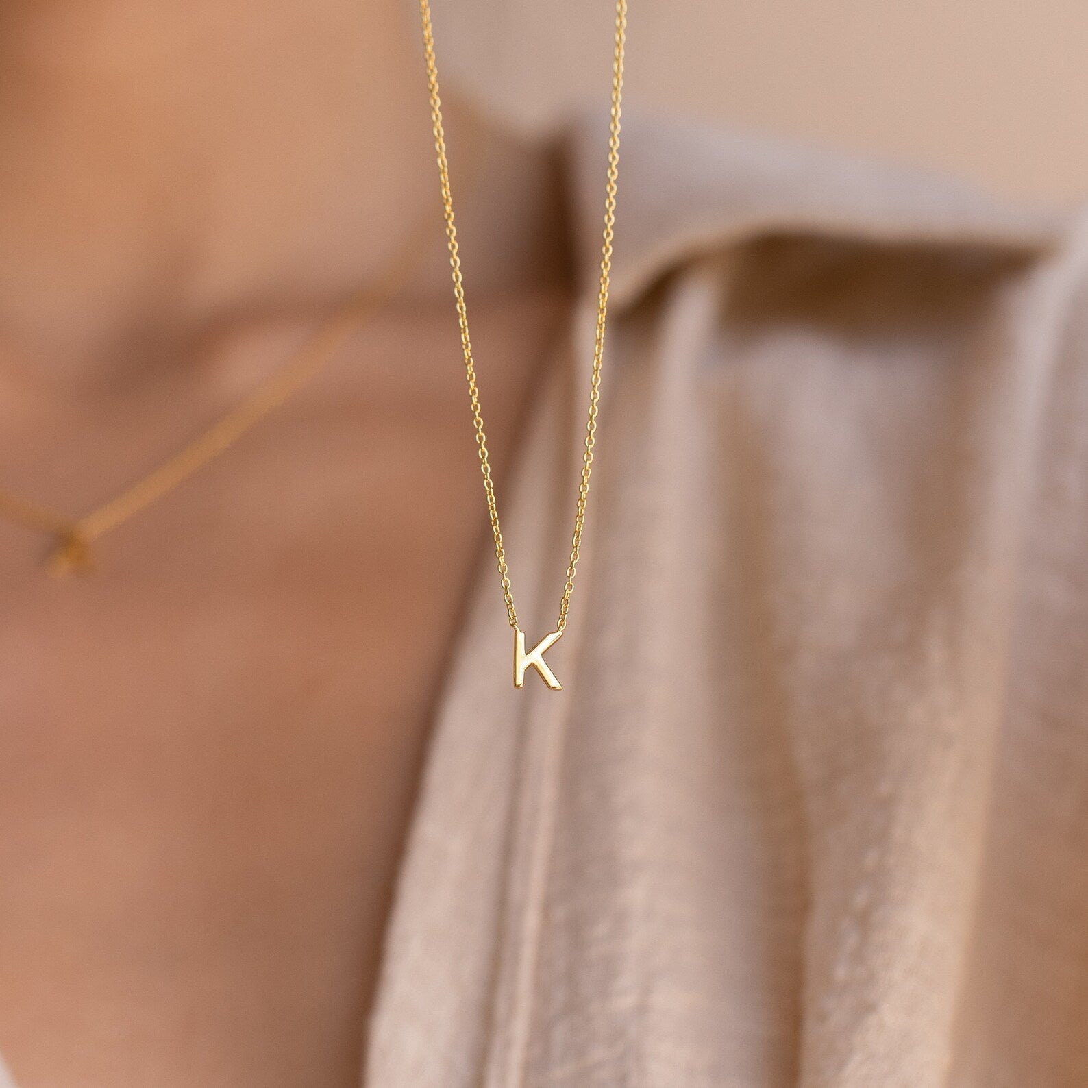 Jasmine – Collar delicado con inicial personalizada