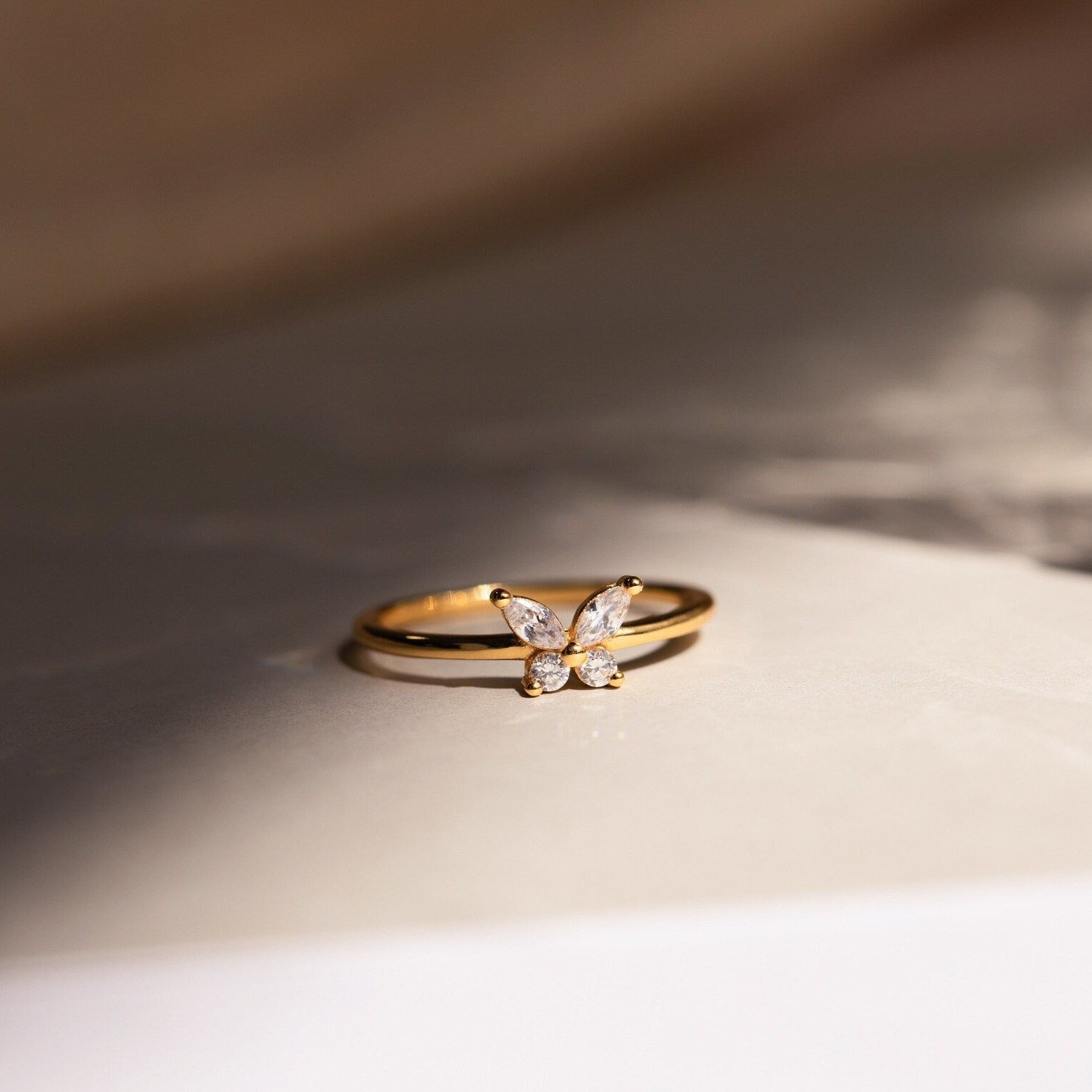 Mariposa – Elegante anillo de diamantes