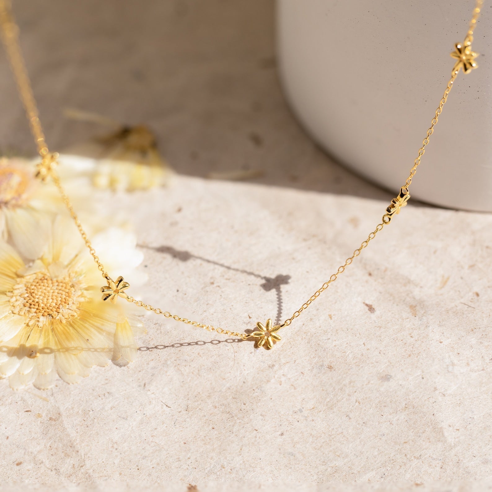 Collar de flor - collar de margaritas con perlas