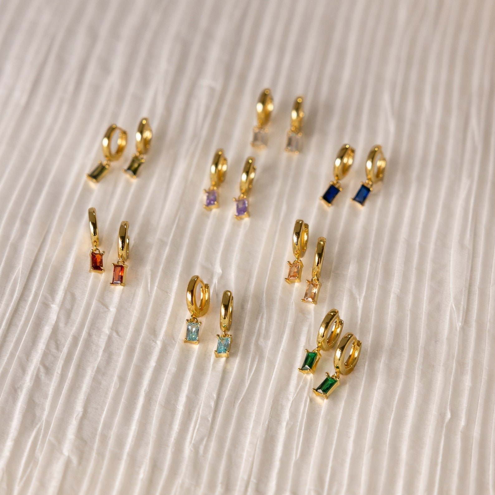 Anillos Baguette de piedra de nacimiento - Huggies de piedra de nacimiento