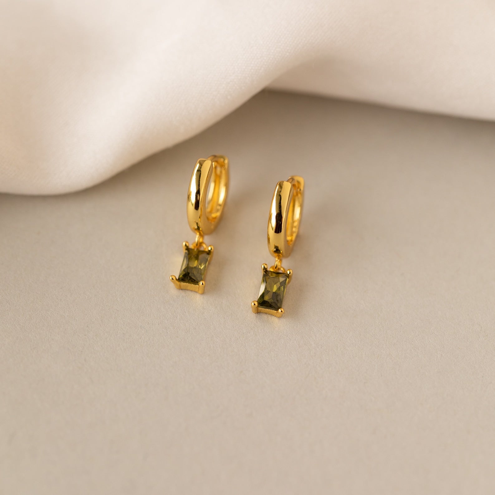 Anillos Baguette de piedra de nacimiento - Huggies de piedra de nacimiento
