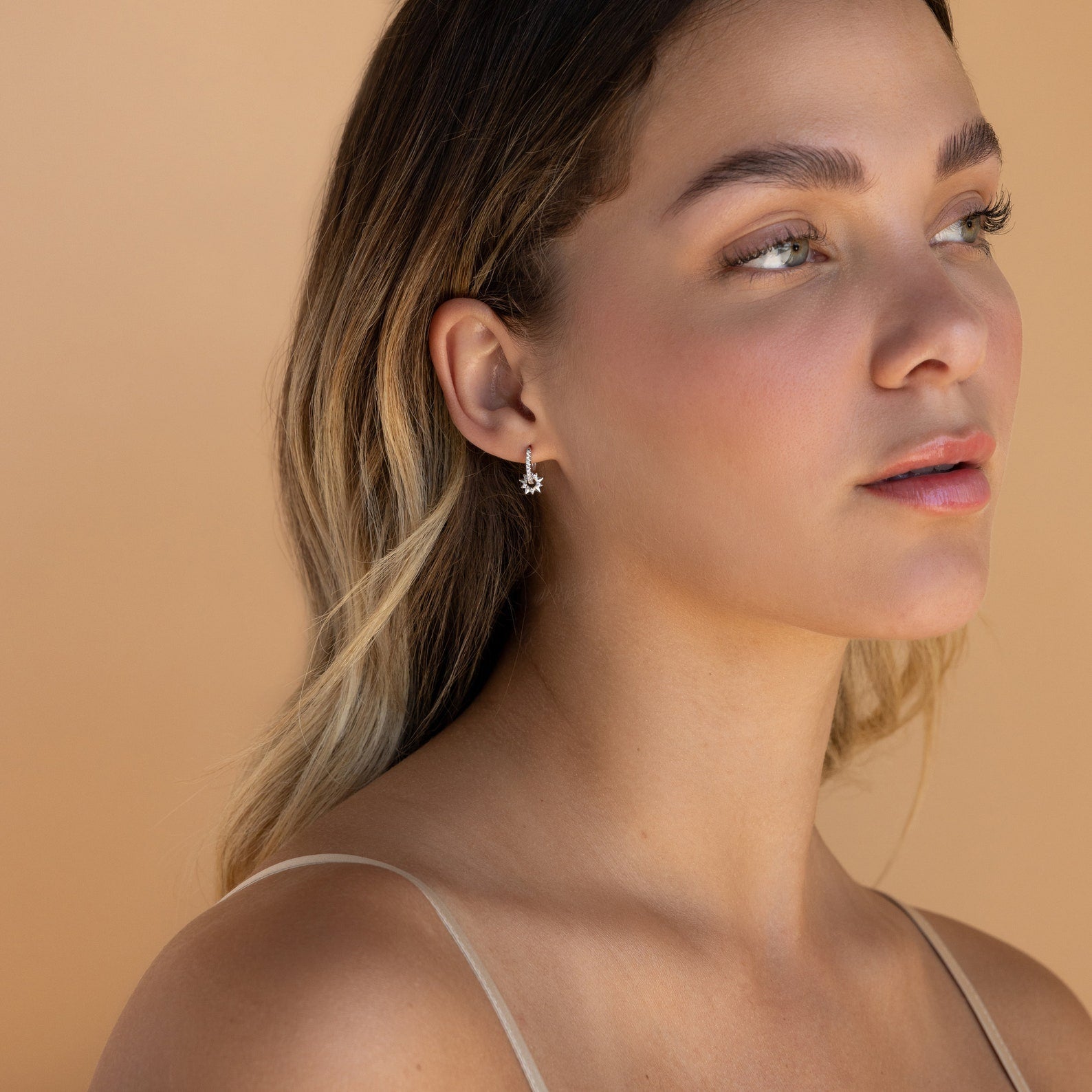 Natalia – Aros Pavé Soleil