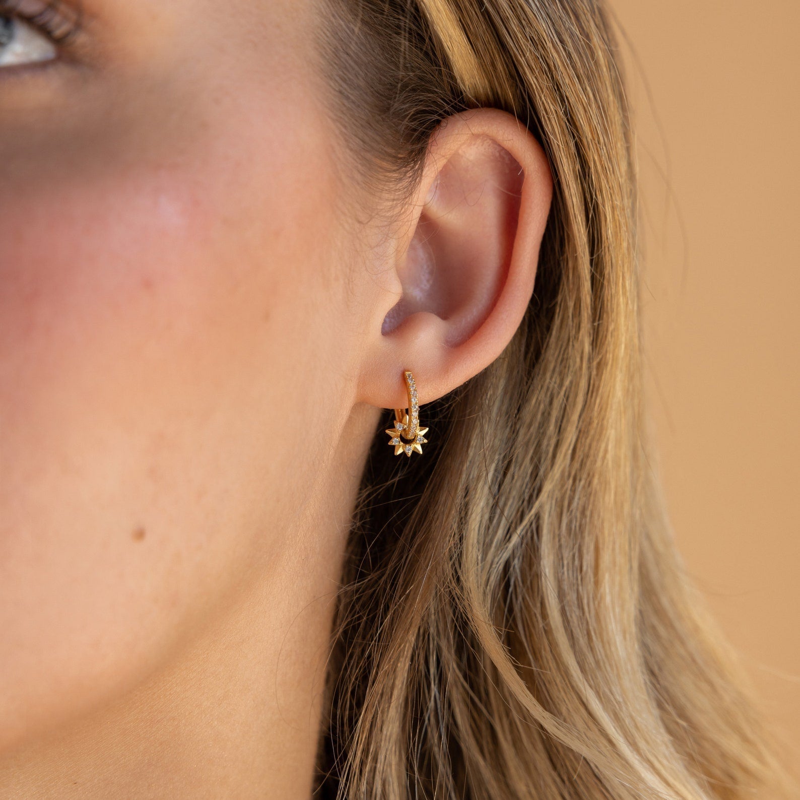 Natalia – Aros Pavé Soleil