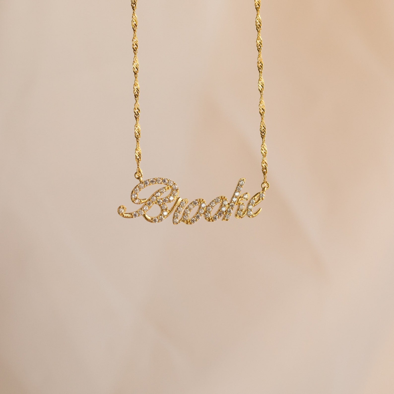 Claire – Collar con nombre Pavé Brillante