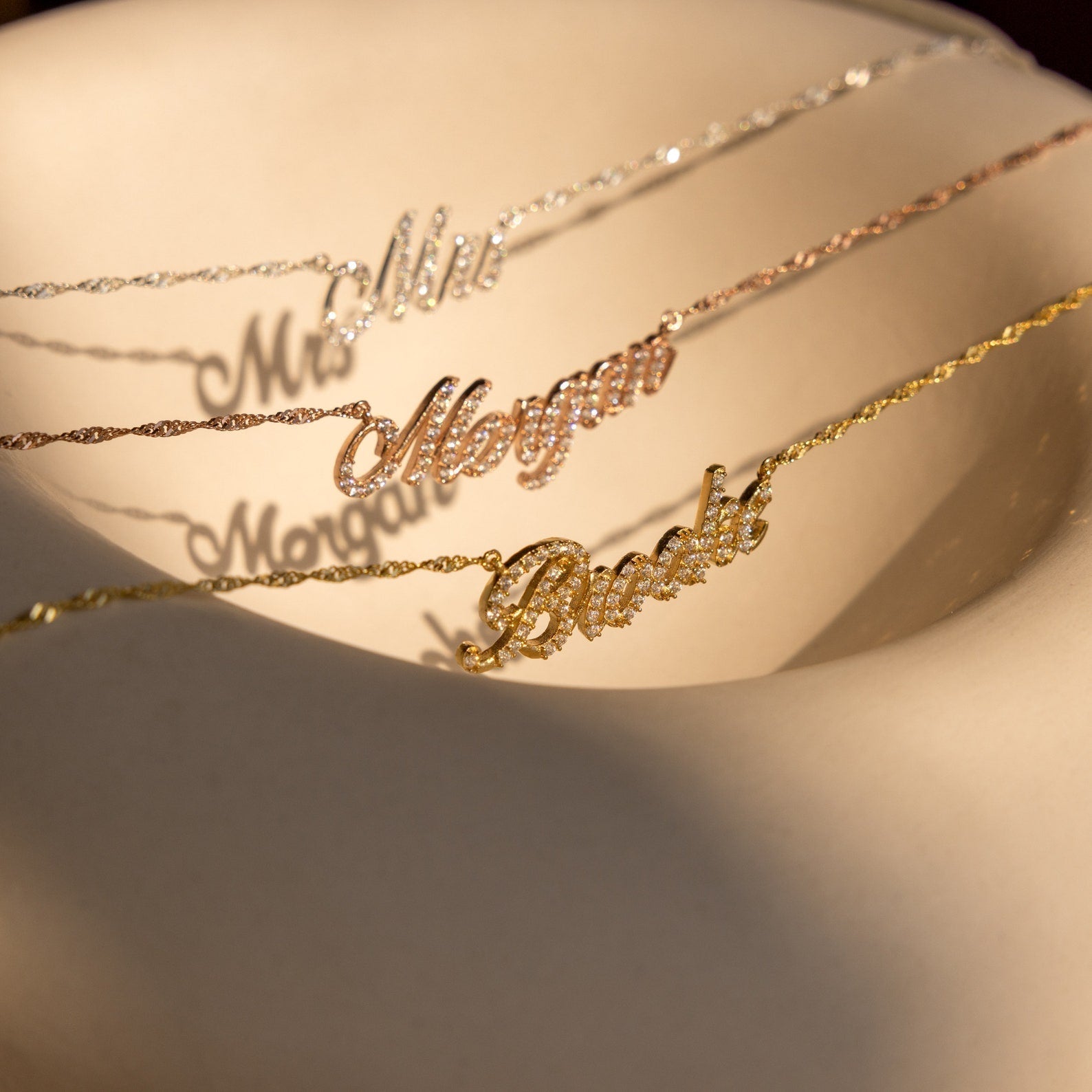 Claire – Collar con nombre Pavé Brillante