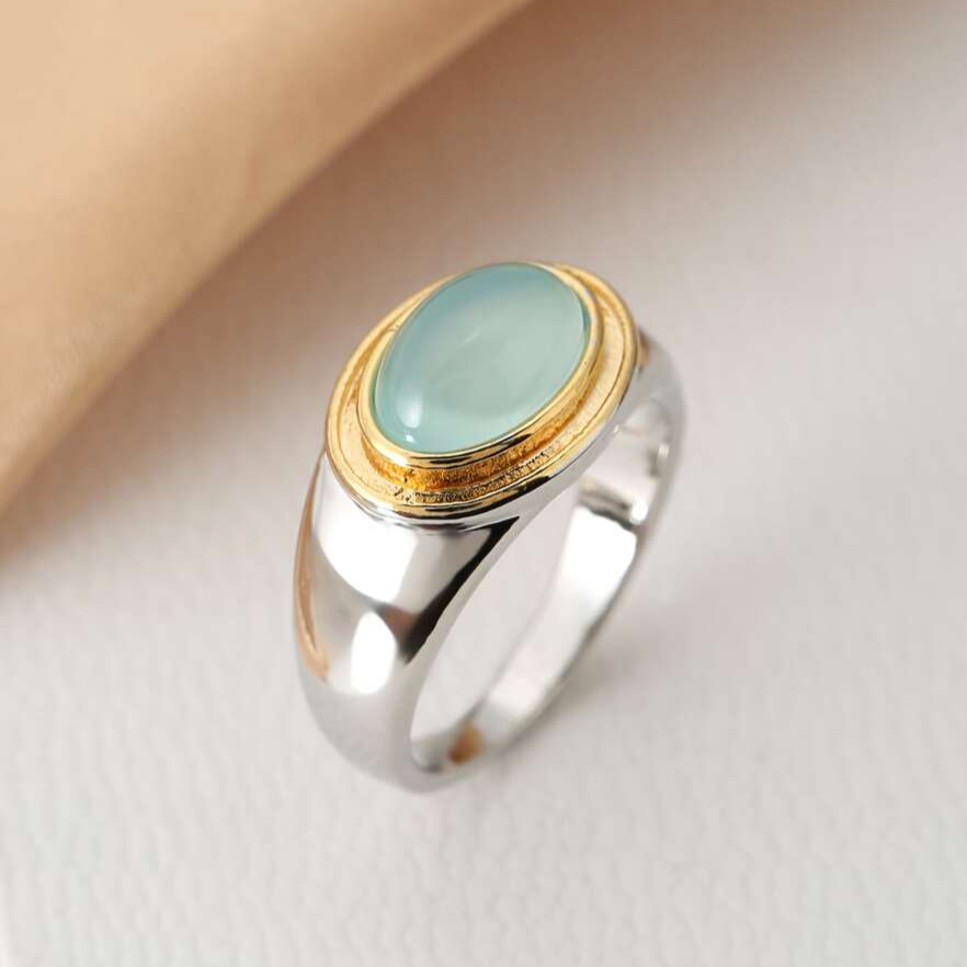 Gabi – Anillo vintage con piedra de luna verde