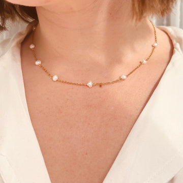 Collar diario con detalle elegante