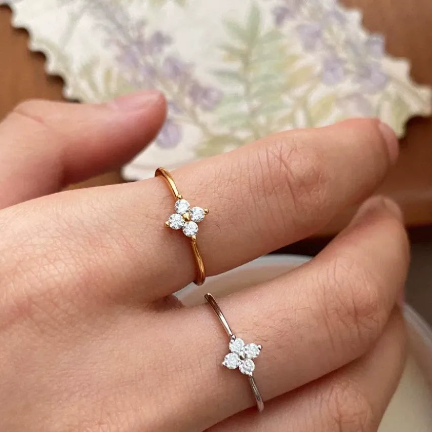 Mia – Anillo de trébol de cristal