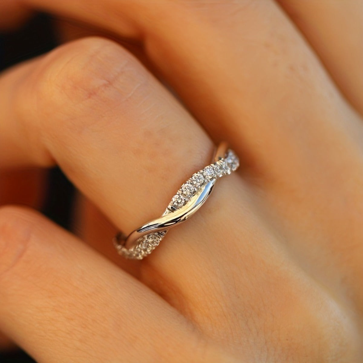 Livia – Anillo cruz moda chic