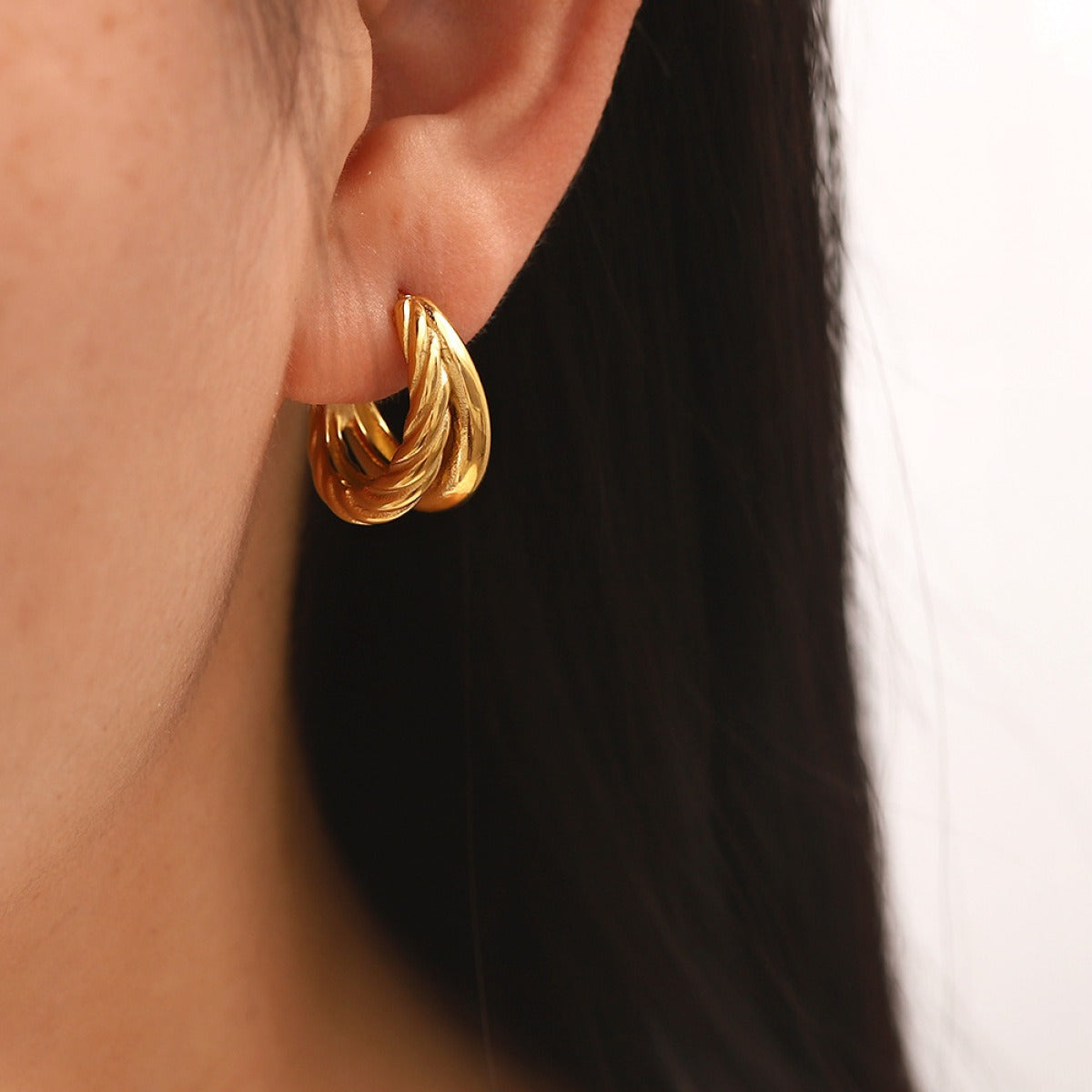 Ayesh – elegantes pendientes dorados