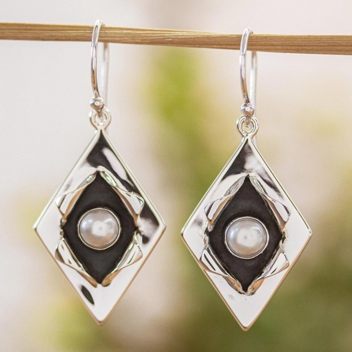 Nova – Pendientes vintage de perlas y plata elegante