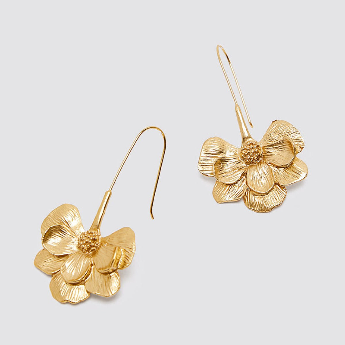 Mariz – Pendientes de flor en flor