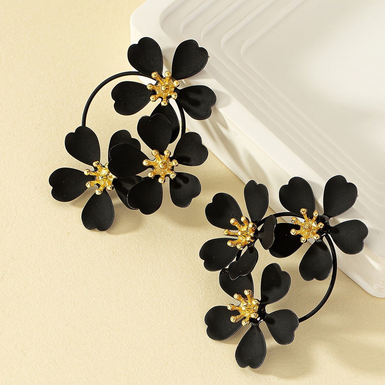 Noelia – Pendientes colgantes vintage de flor negra