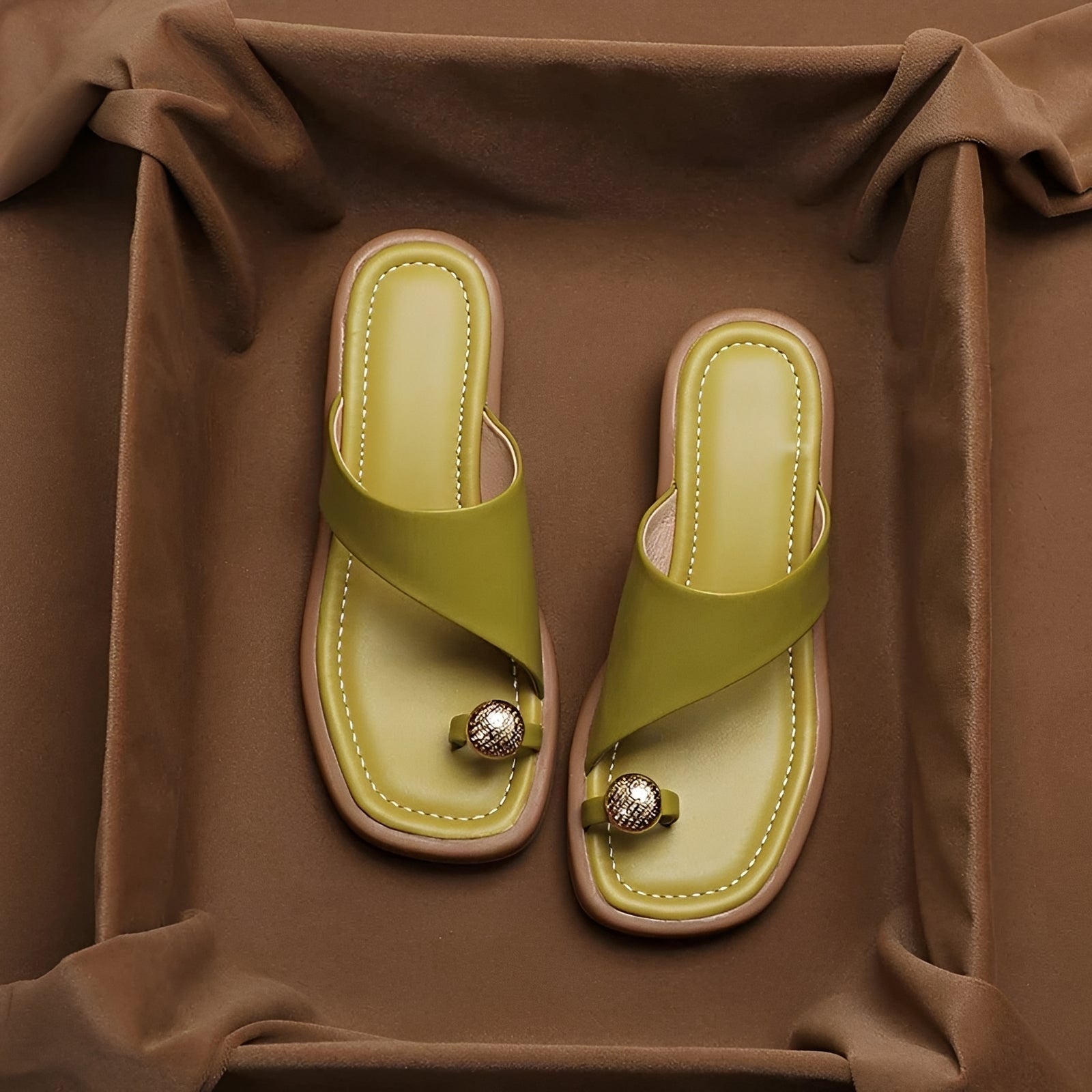 Deanna - Zapatillas Elegantes con Hebilla en la Punta