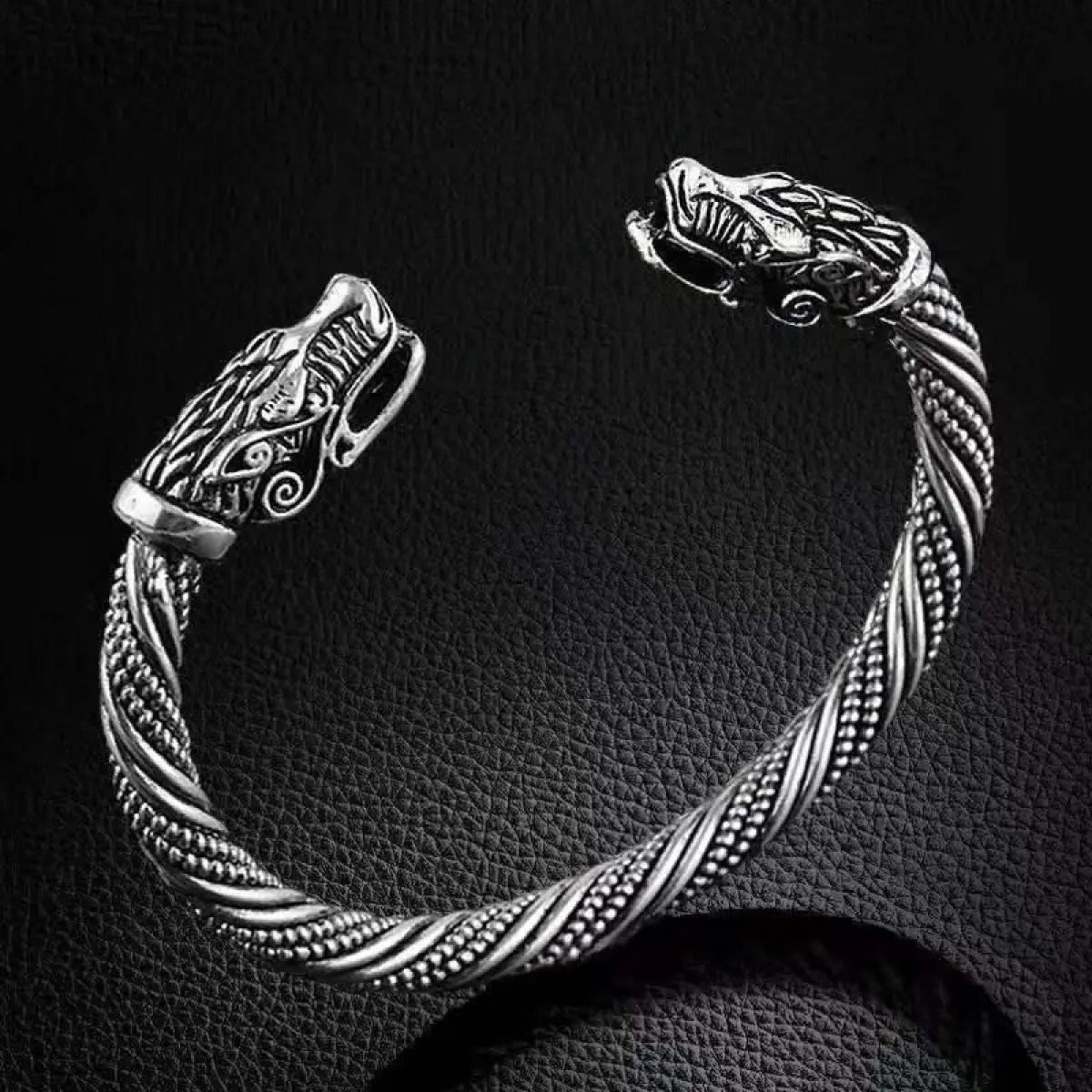 Ragnar – Pulsera vikinga en aspecto de plata antigua para hombres