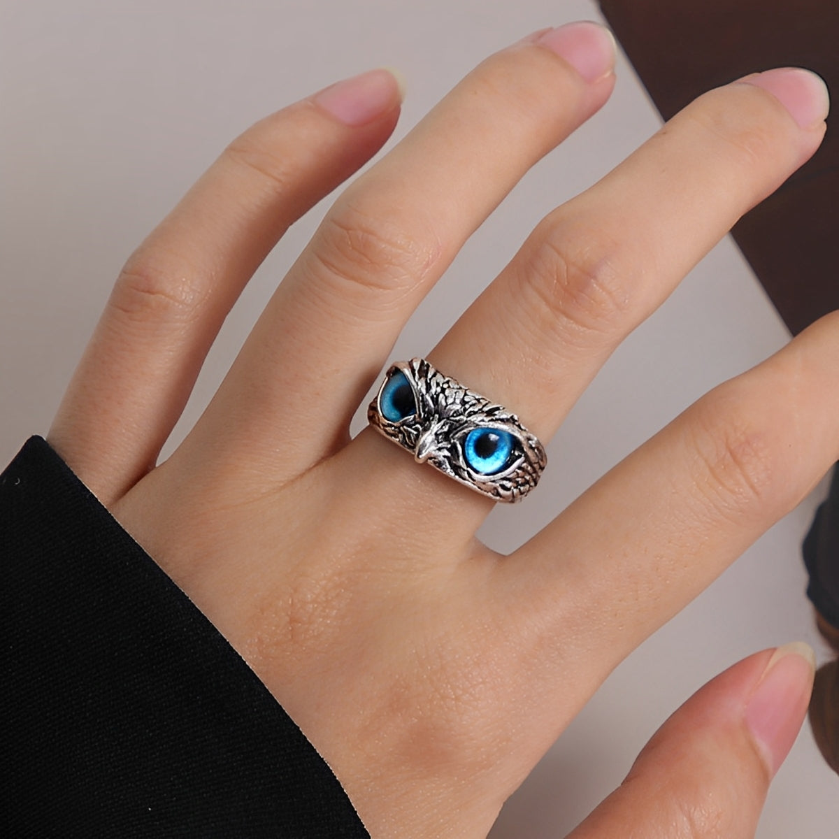 Niva – Anillo de amuleto ajustable en plata y ópalo
