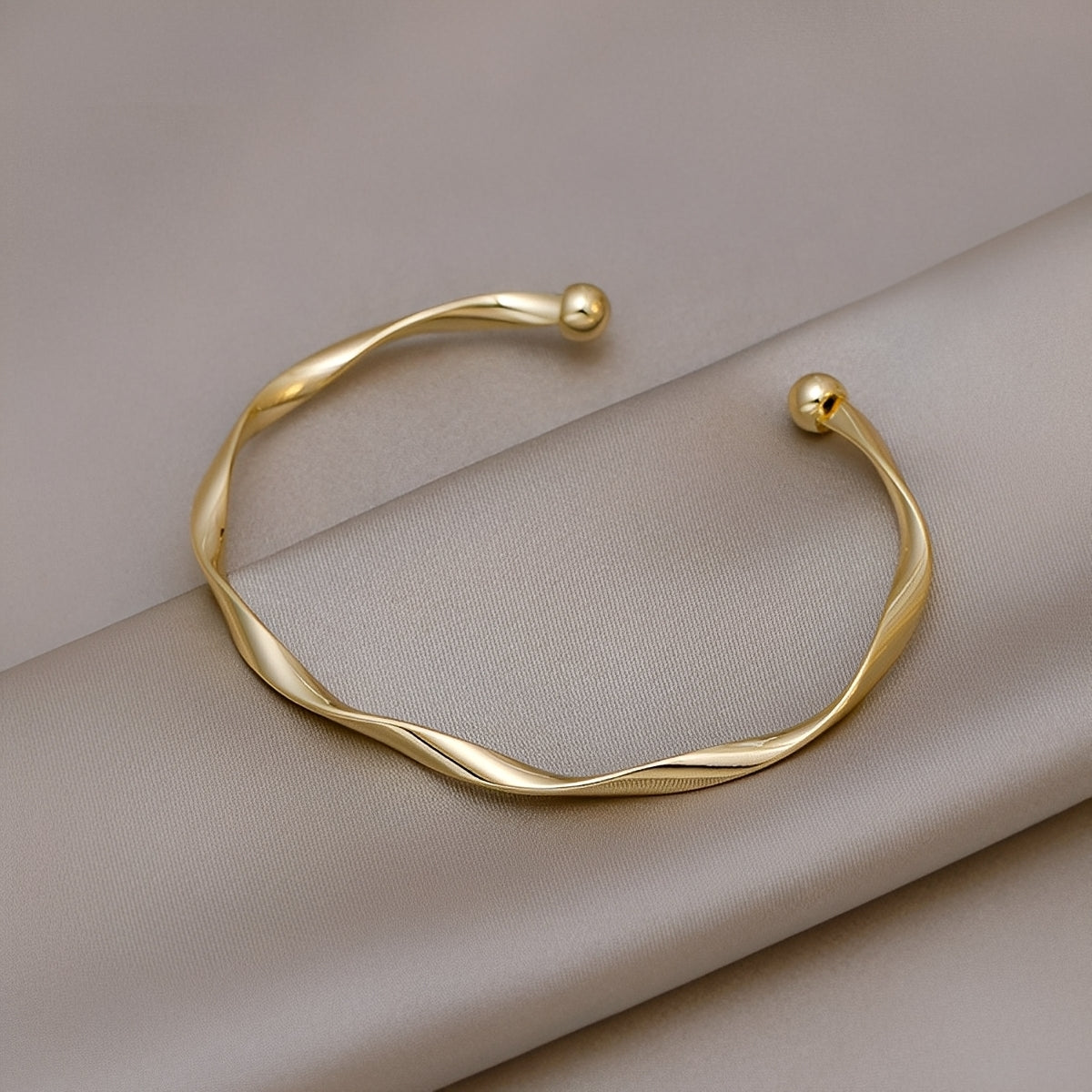 Lara – Pulsera Elegancia Oro