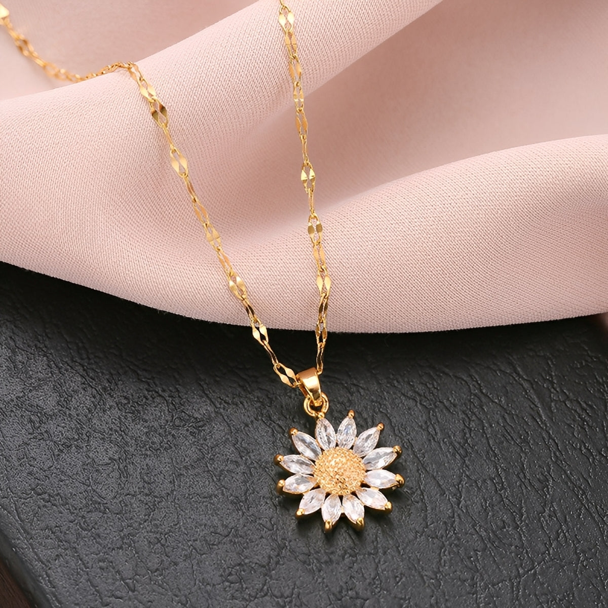 Manon – Collar girasol brillante en oro