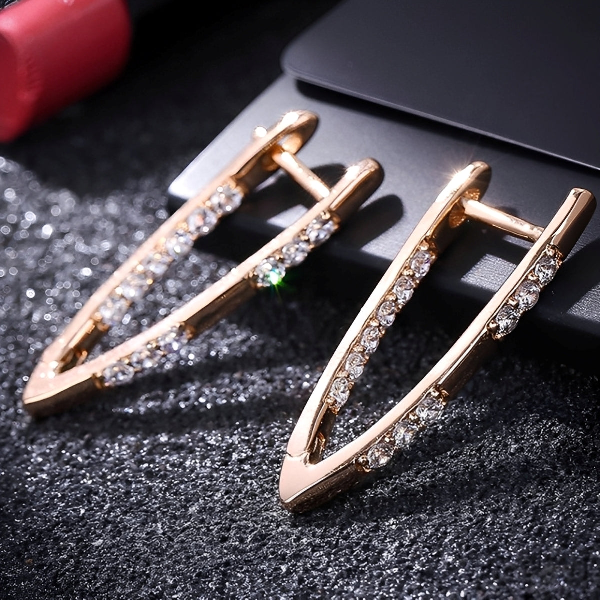 Cleah – Pendientes elegantes de circonita dorada