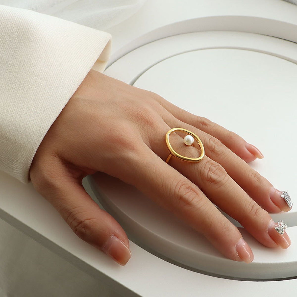 Rana – Anillo de Oro con Perla de Agua Dulce Ovalada