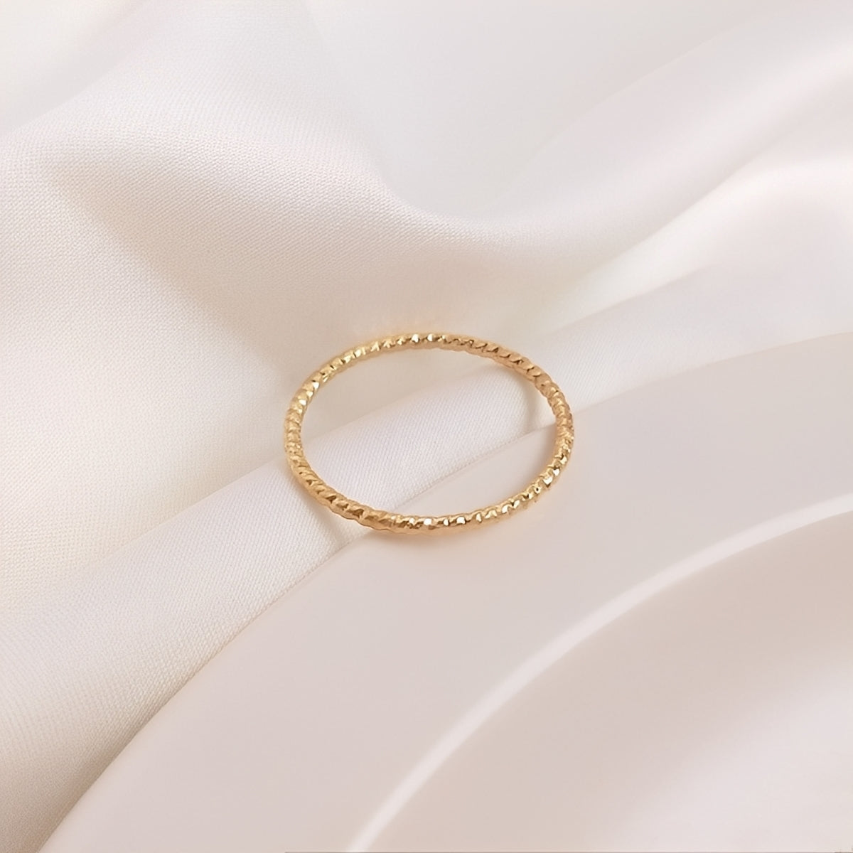 Sophie – Anillo Ins Wind combinado con cola