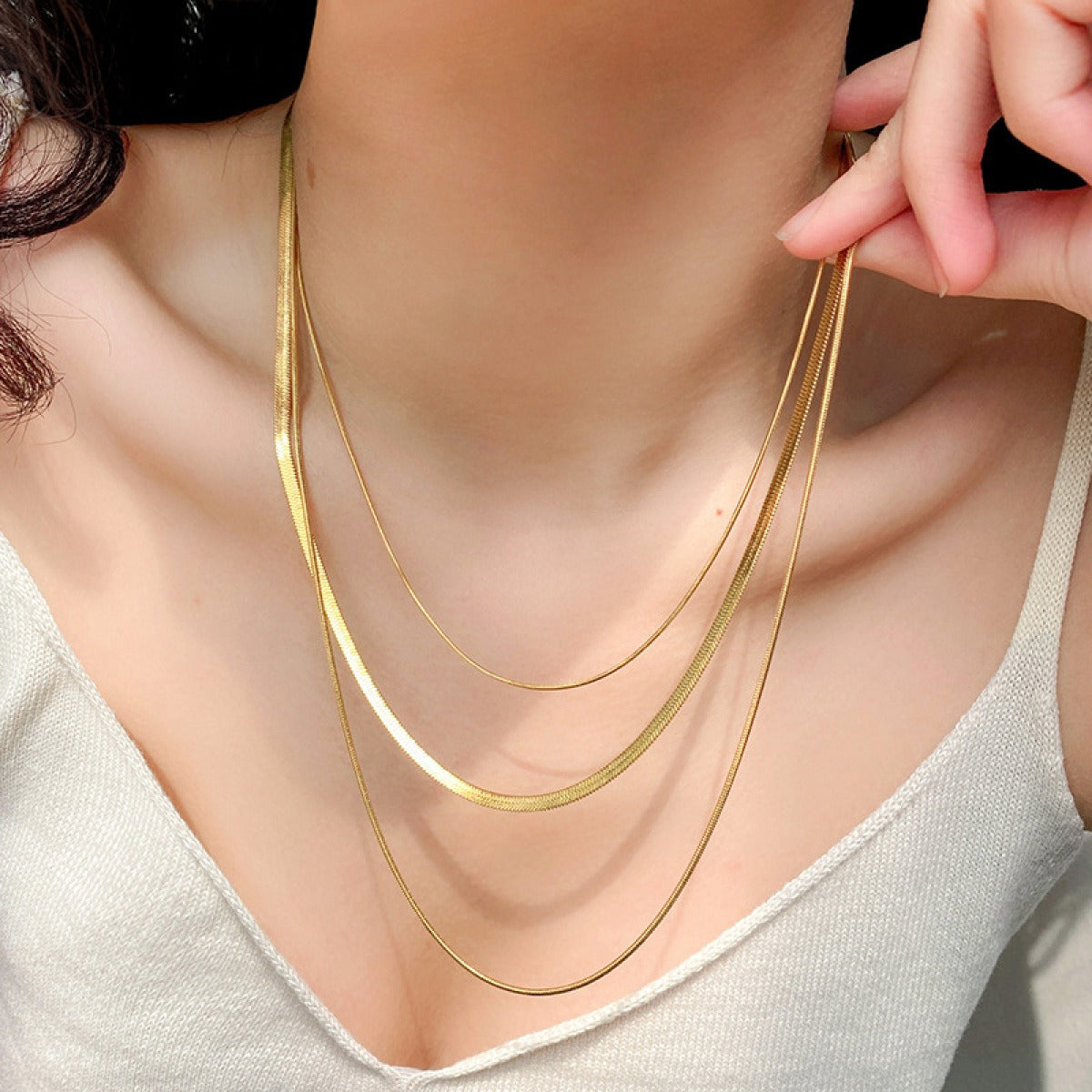 Ashley – Collar de cadena de serpiente dorada de 3 filas