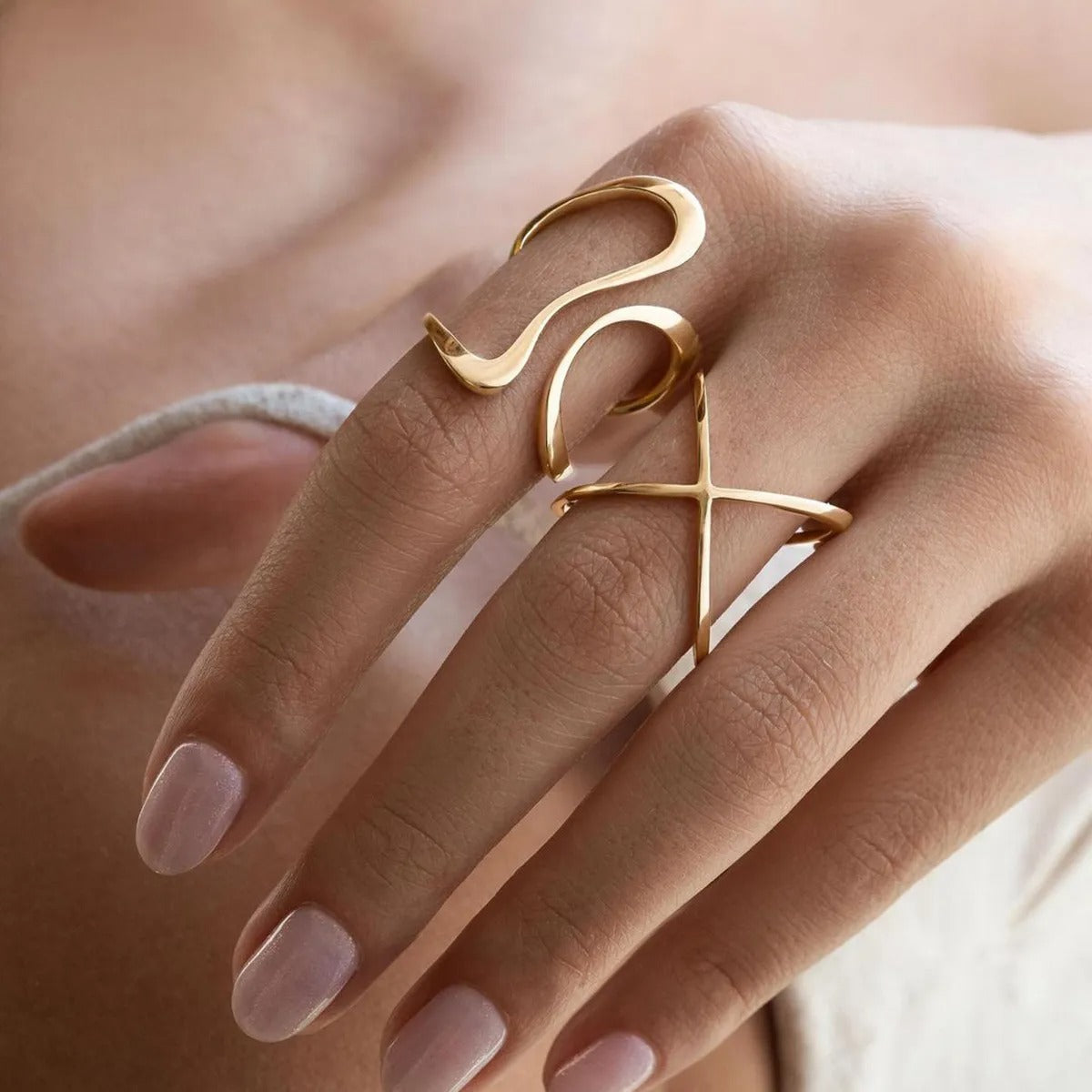 Dori – Anillo espiral irregular dorado abierto