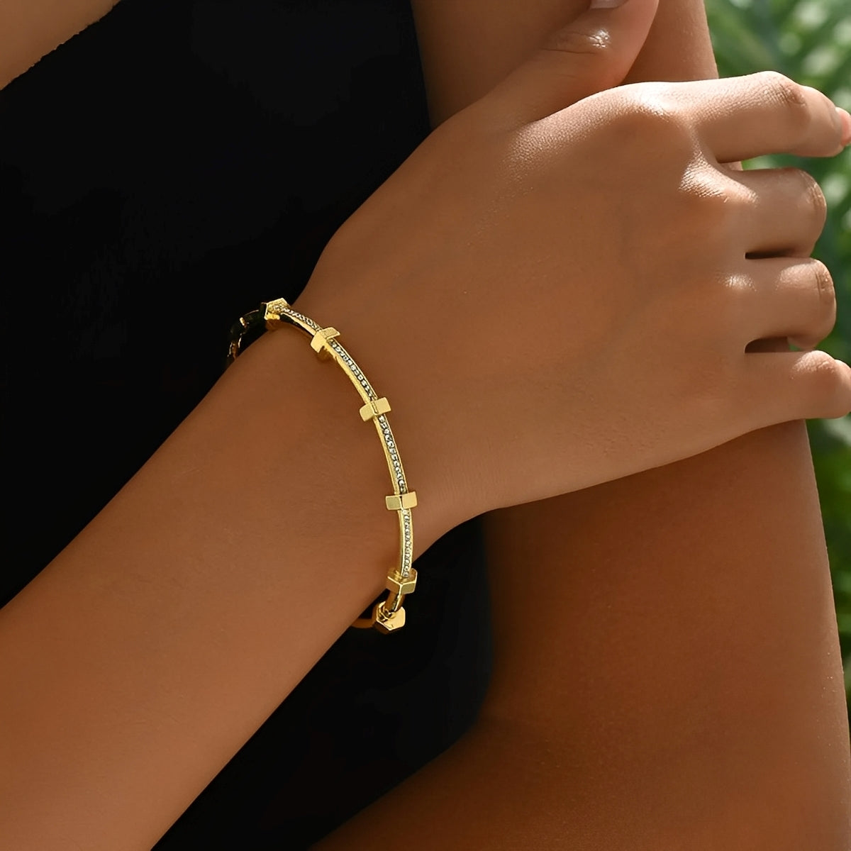 Amy – pulsera dorada brillante