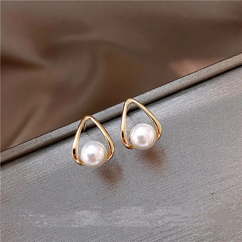 Geah – Pendientes de perlas de oro huecas
