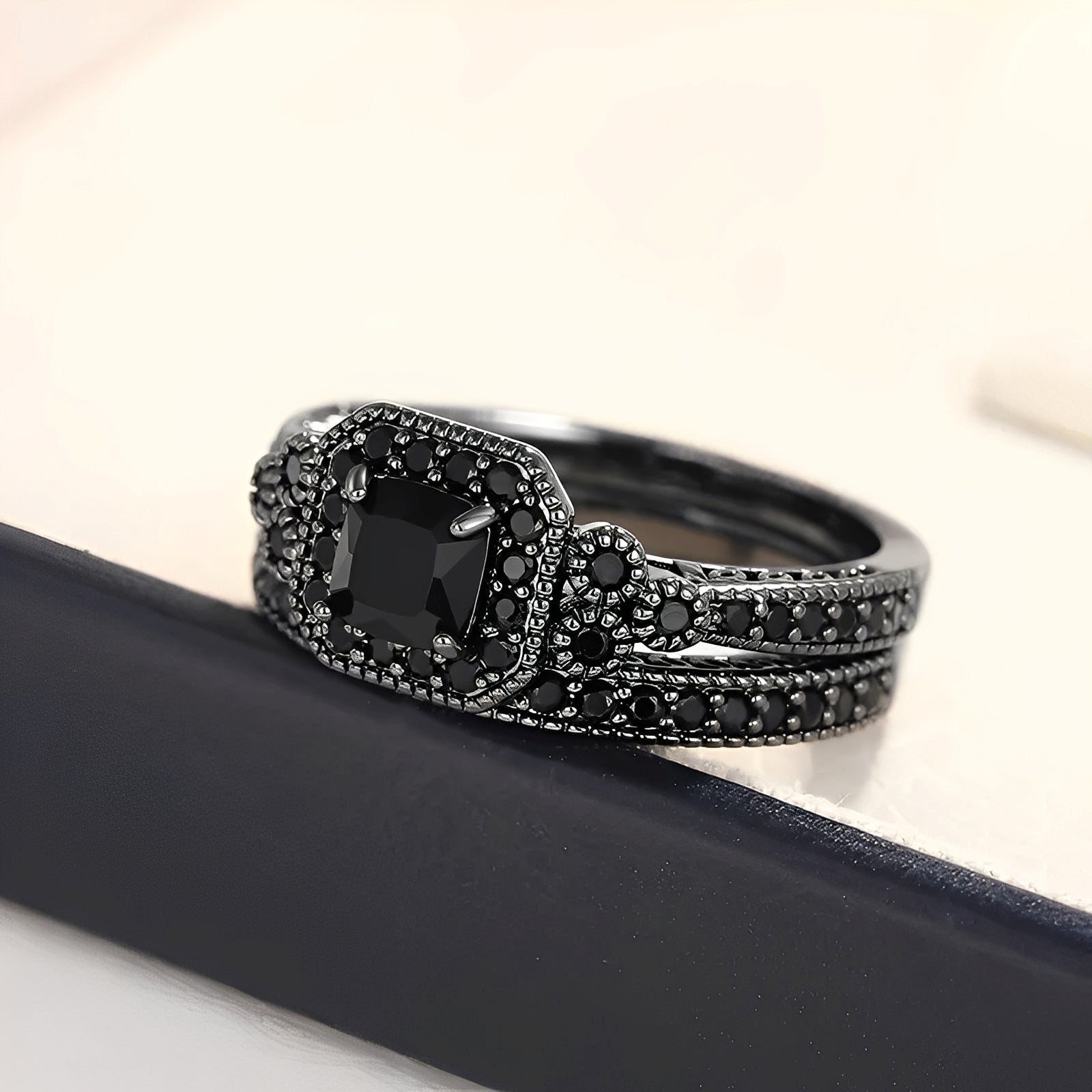 Adrian – Conjunto de anillos vintage en negro