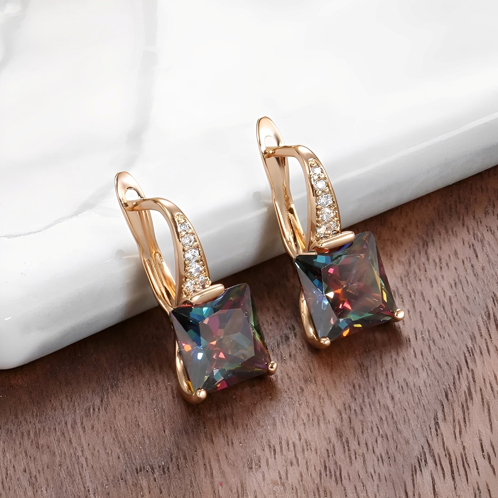 Celina – Aros de oro con circonitas de colores