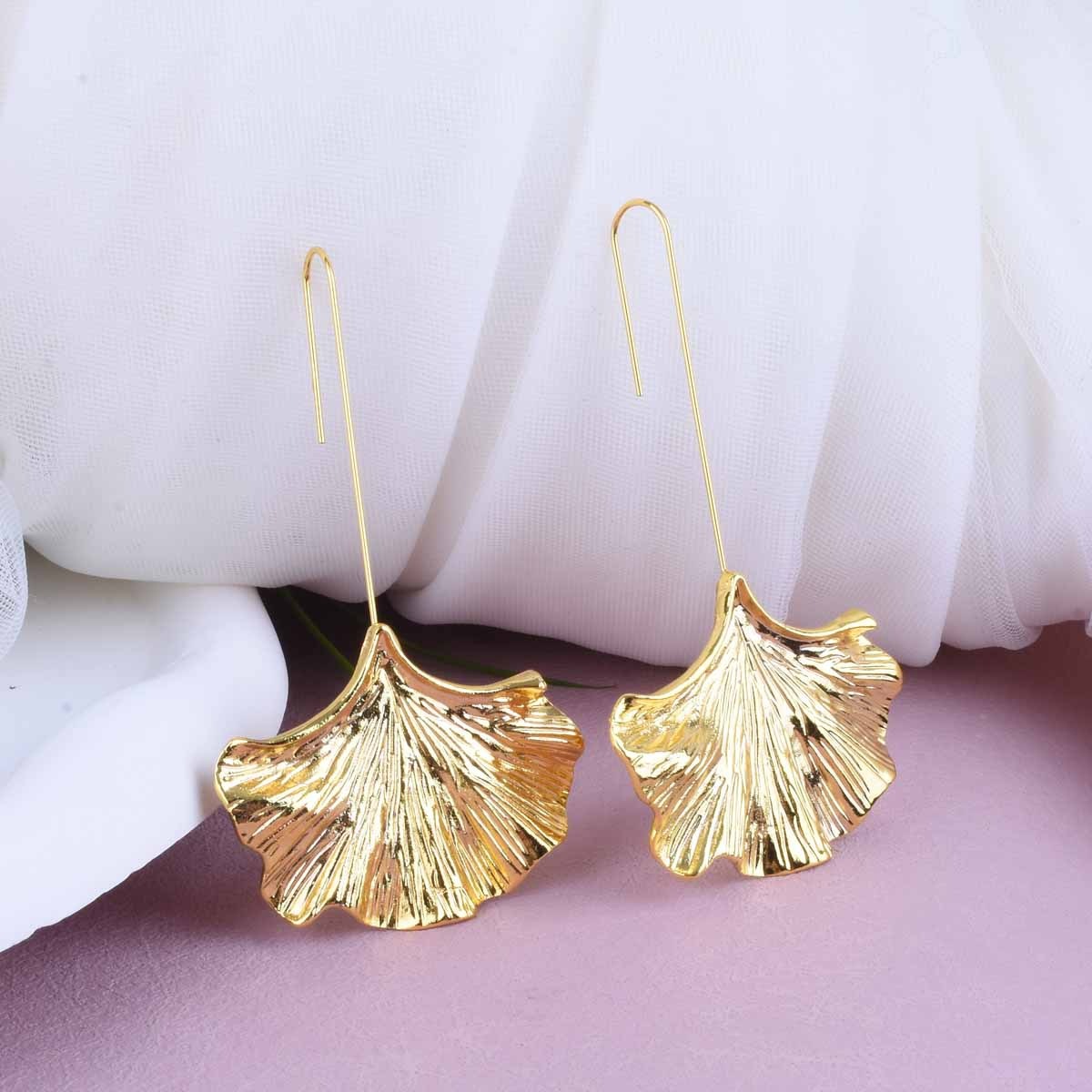 Bliss – Pendientes de pétalos vintage dorados