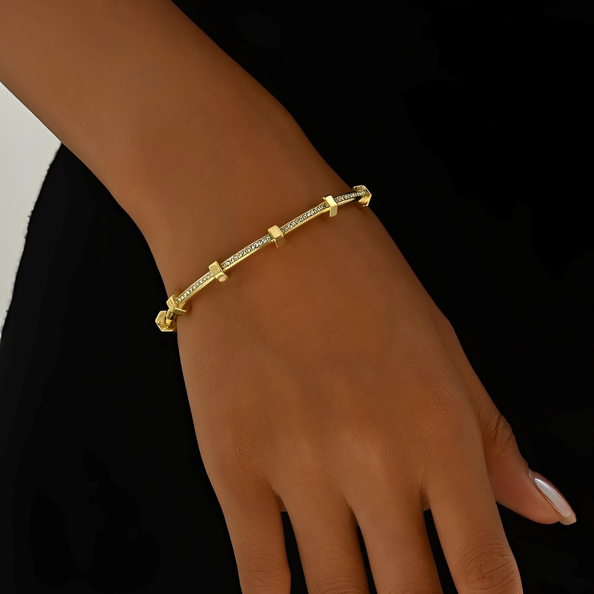 Amy – pulsera dorada brillante