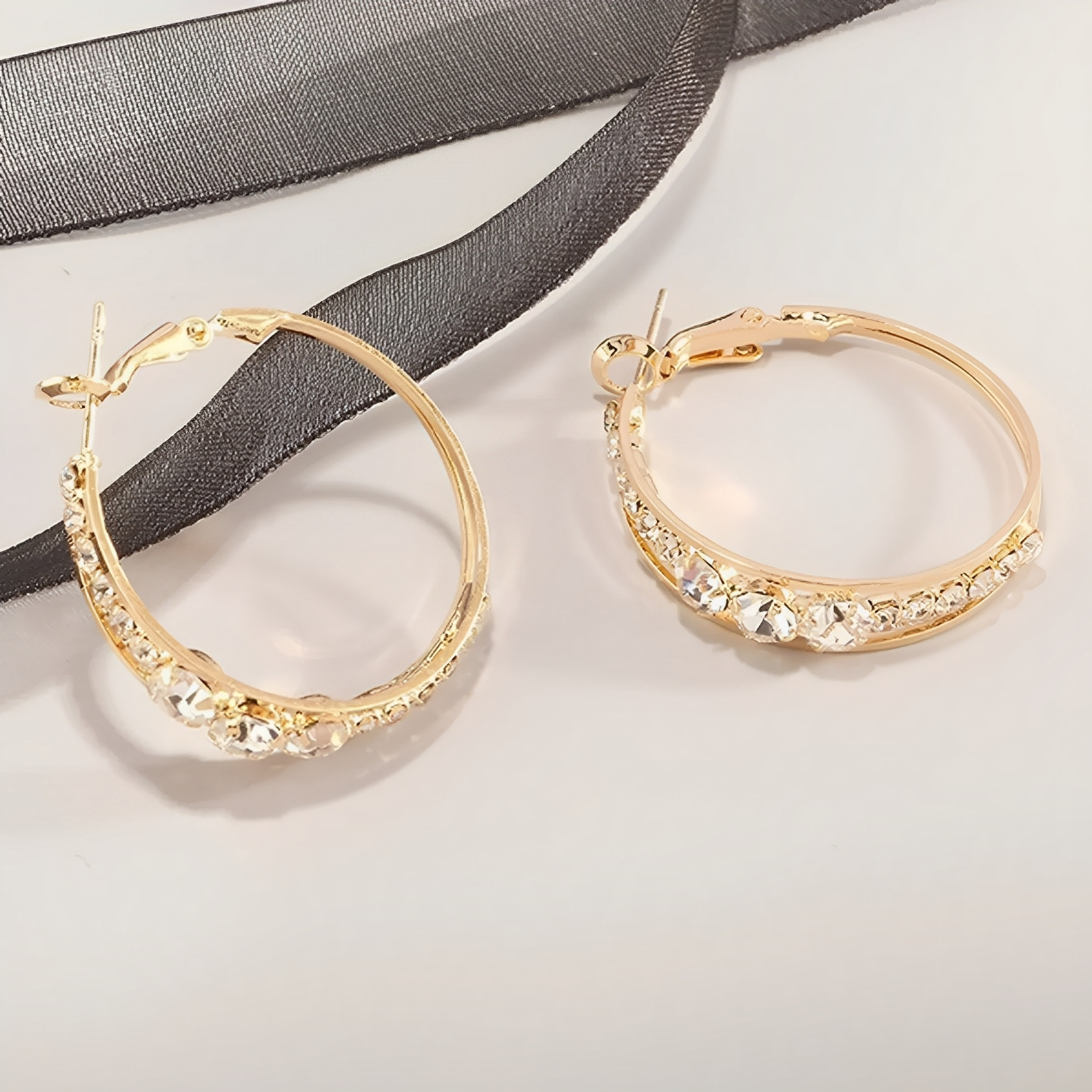 Alina – Aros elegantes con brillo